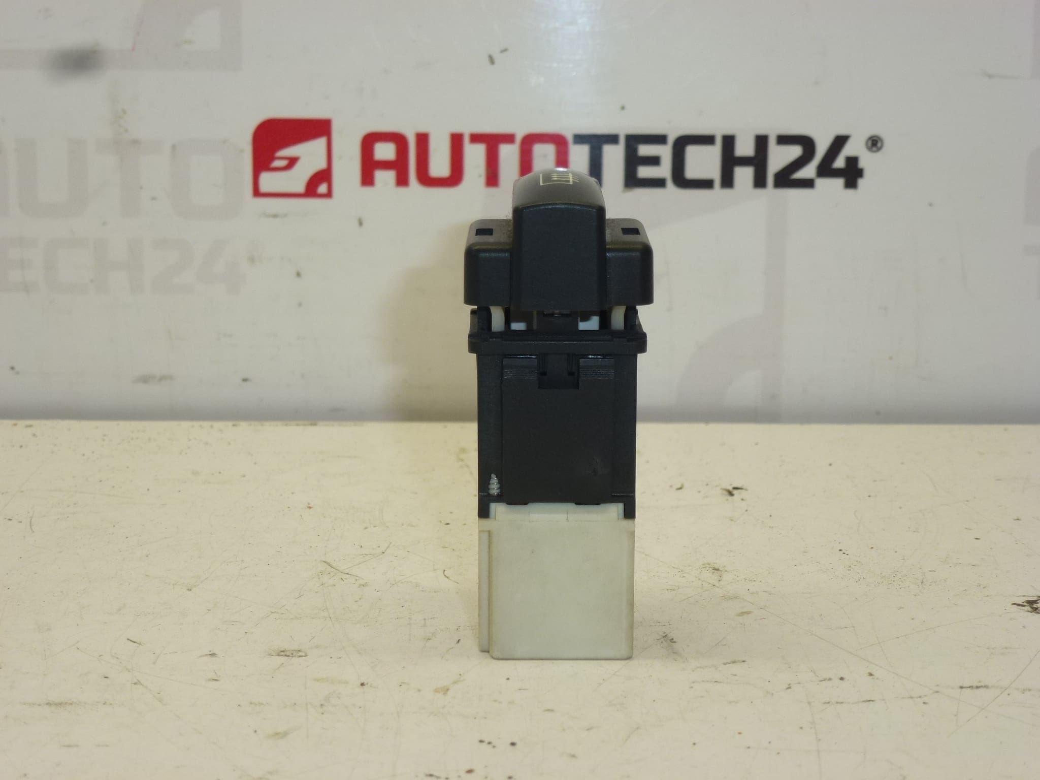 Commande de chauffage de lunette arrière Citroën Peugeot 655497