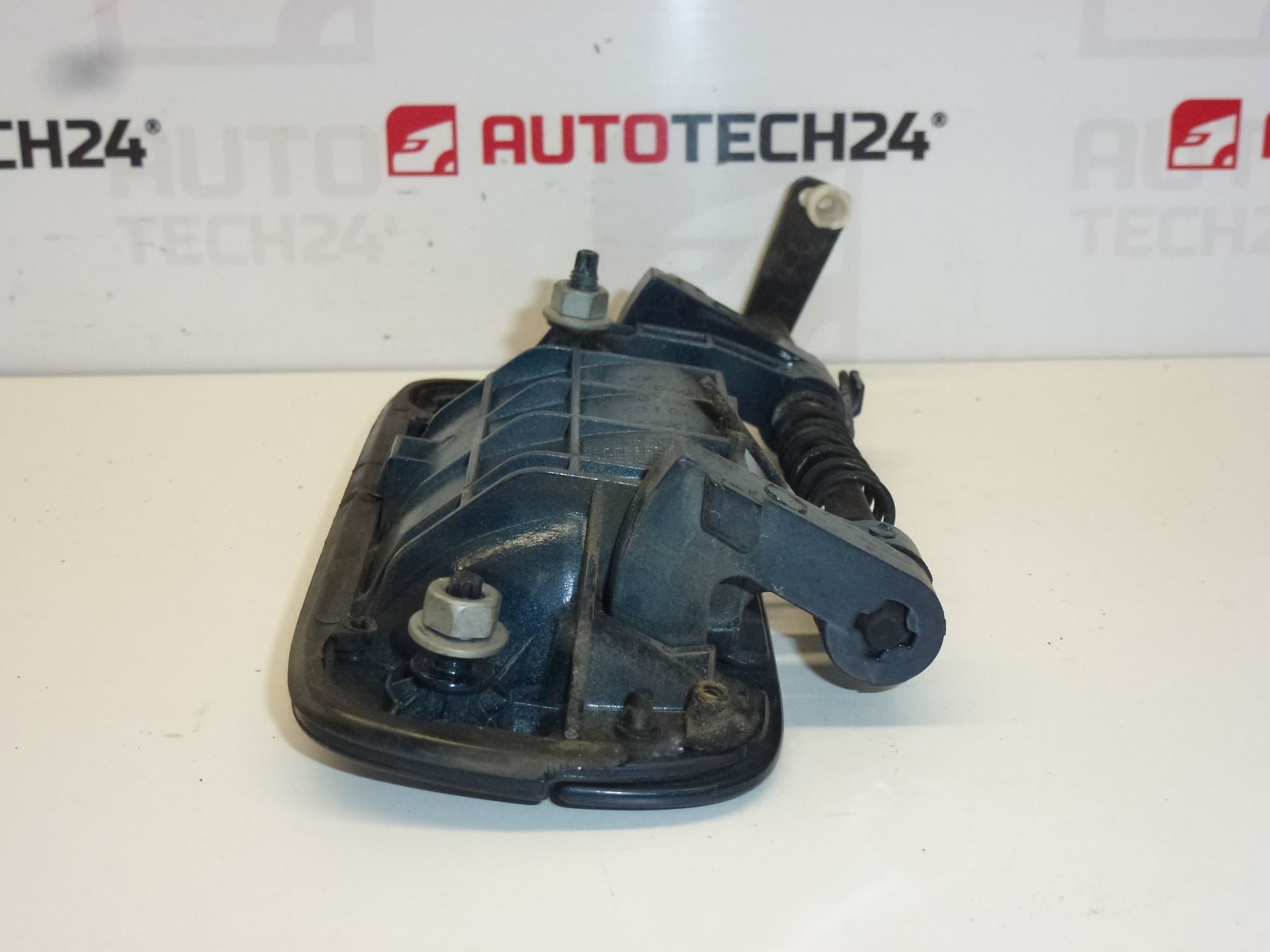 Poignée de porte avant gauche Peugeot KMPD 9101H2 9621858877