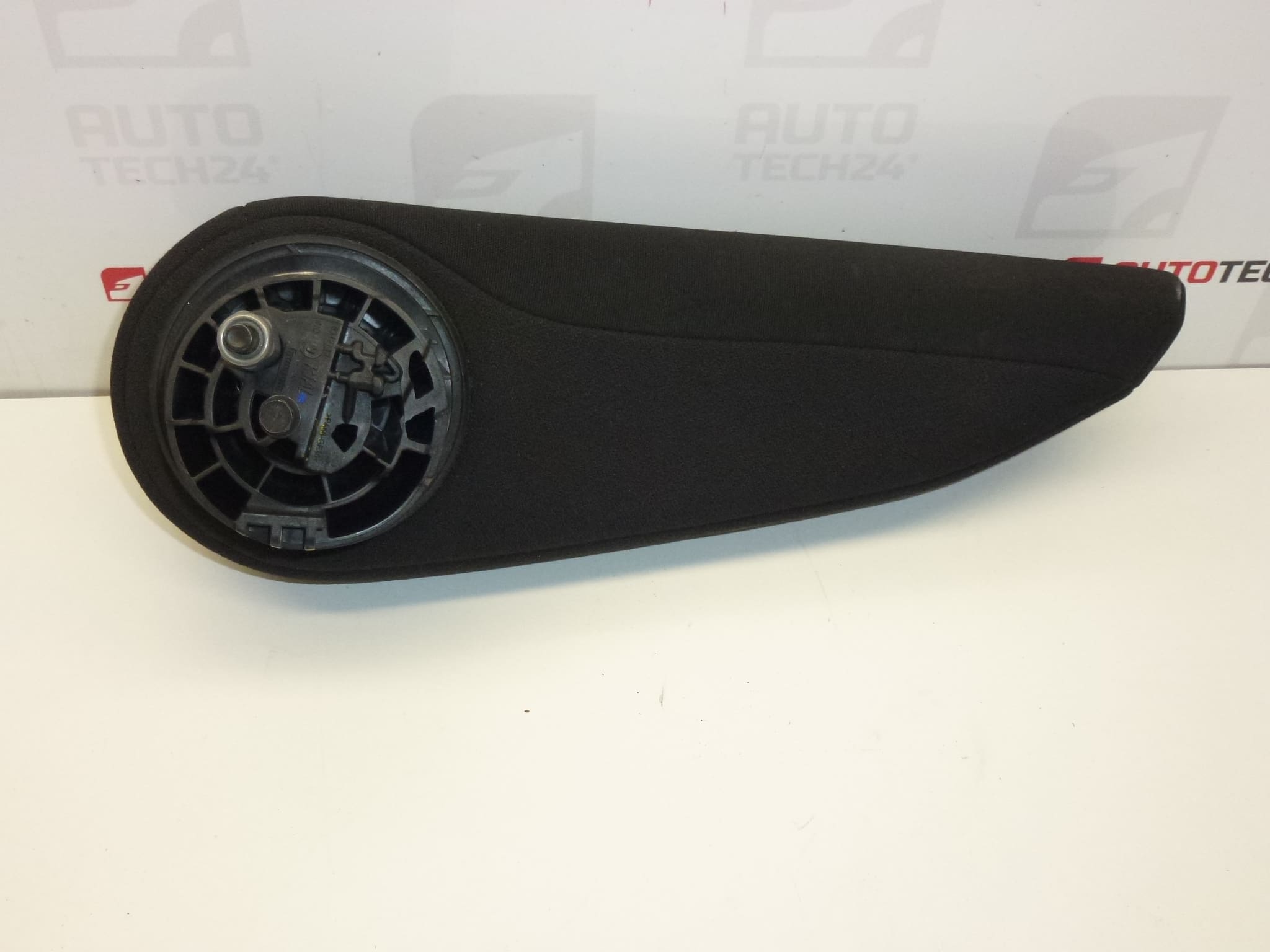 Accoudoir droit Citroën Peugeot 8831C7