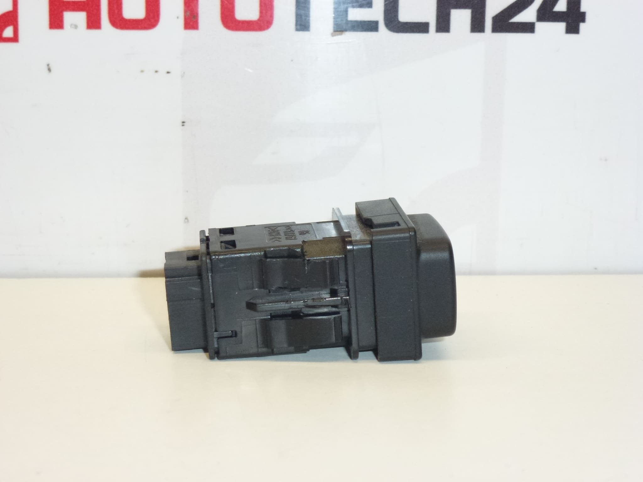 Interrupteur d'aide au stationnement Citroën Peugeot 96553139XT 6590Z7