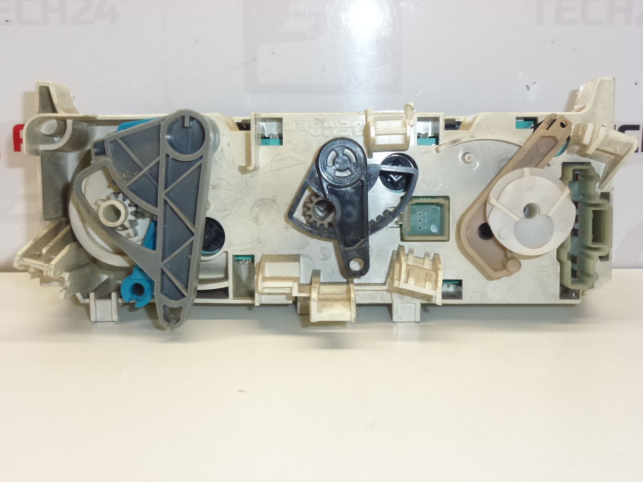 Commande de chauffage Citroën Berlingo Peugeot Partner 030806Q 6451NL