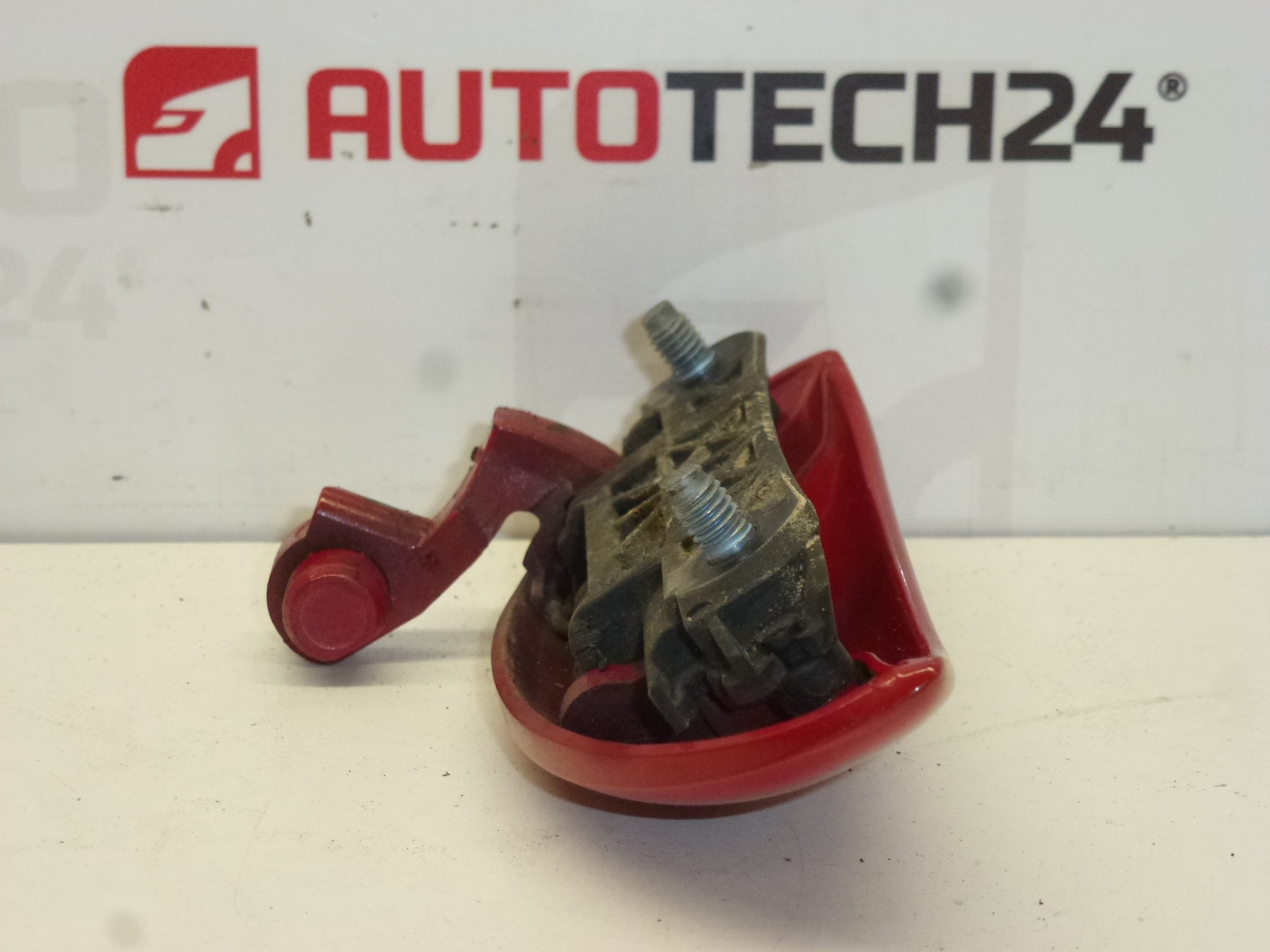 Poignée de porte arrière droite Citroën C1 Peugeot 107 rouge 9101AN