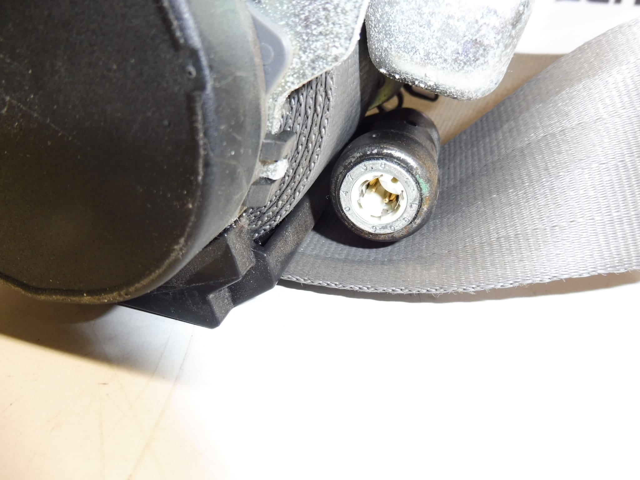 Ceinture de sécurité avant droite Citroën Xsara Picasso 96314386GW 8973LJ – Image 2