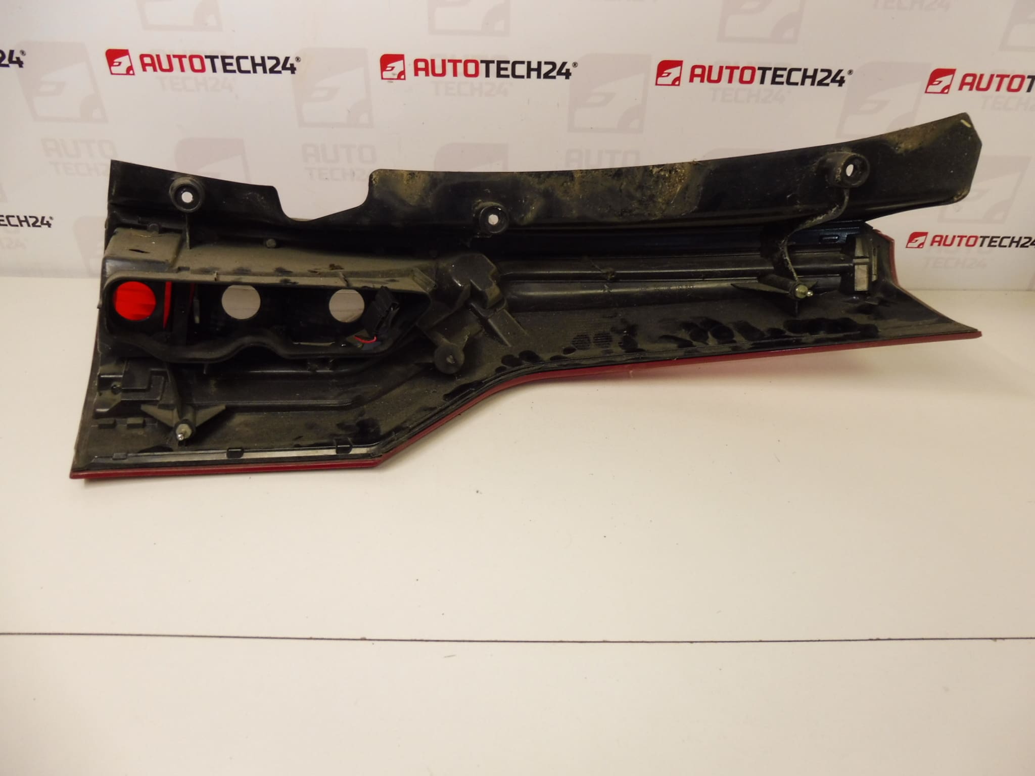 Feu arrière gauche Citroën C4 Grand Picasso 6350AC – Image 2