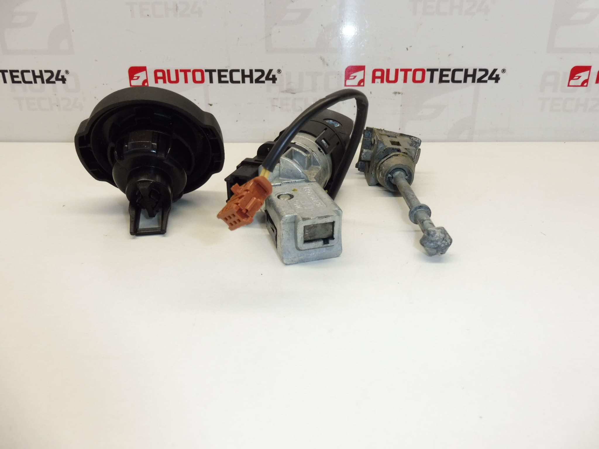 Système de verrouillage avec 1 clé PSA 4162KF 1609233980 1606423680 – Image 2