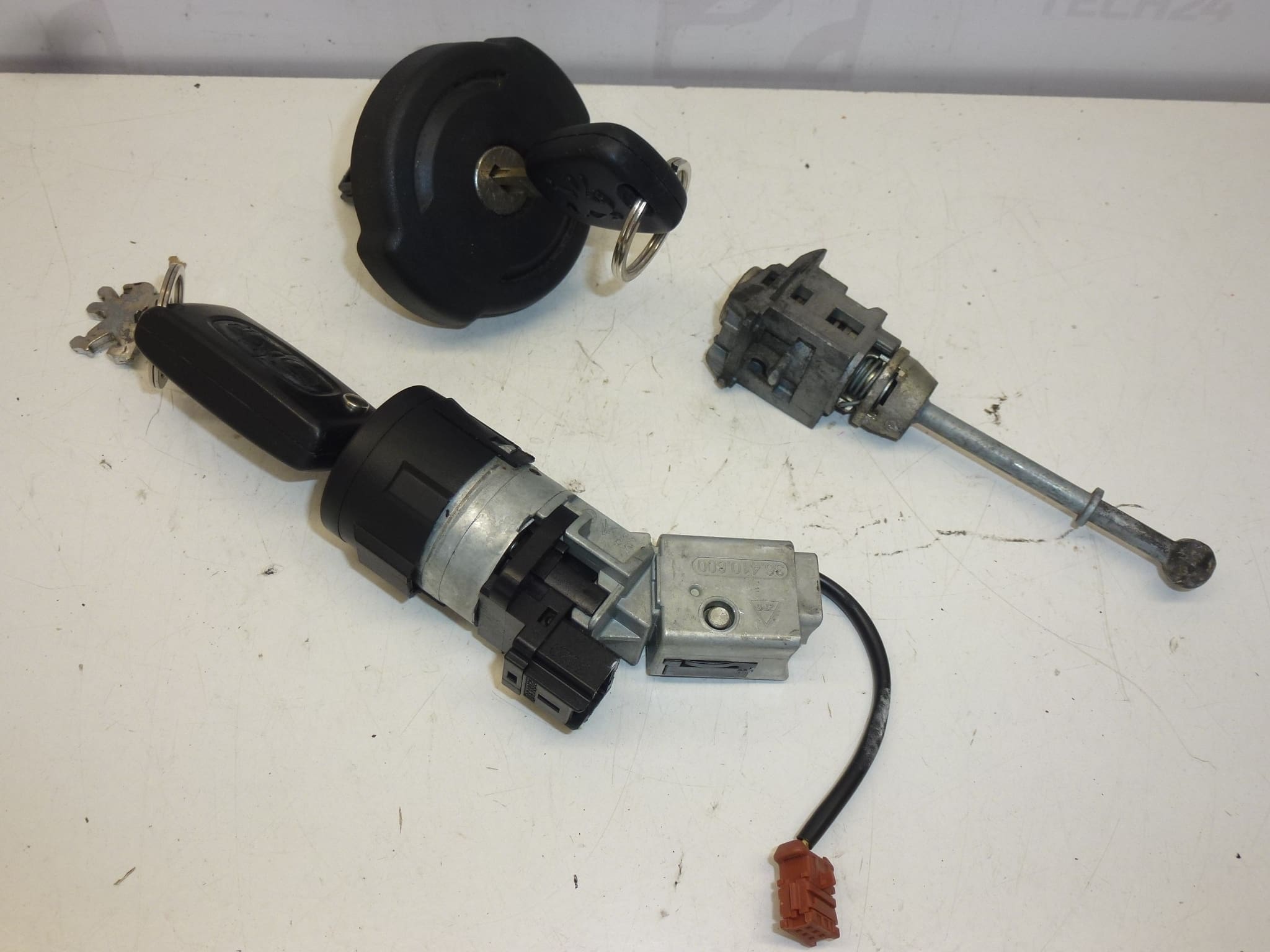 Kit de serrures d'occasion pour Peugeot et Citroën (PSA) - clés, références : 4162SS, 4162KF, 4162XT – Image 2