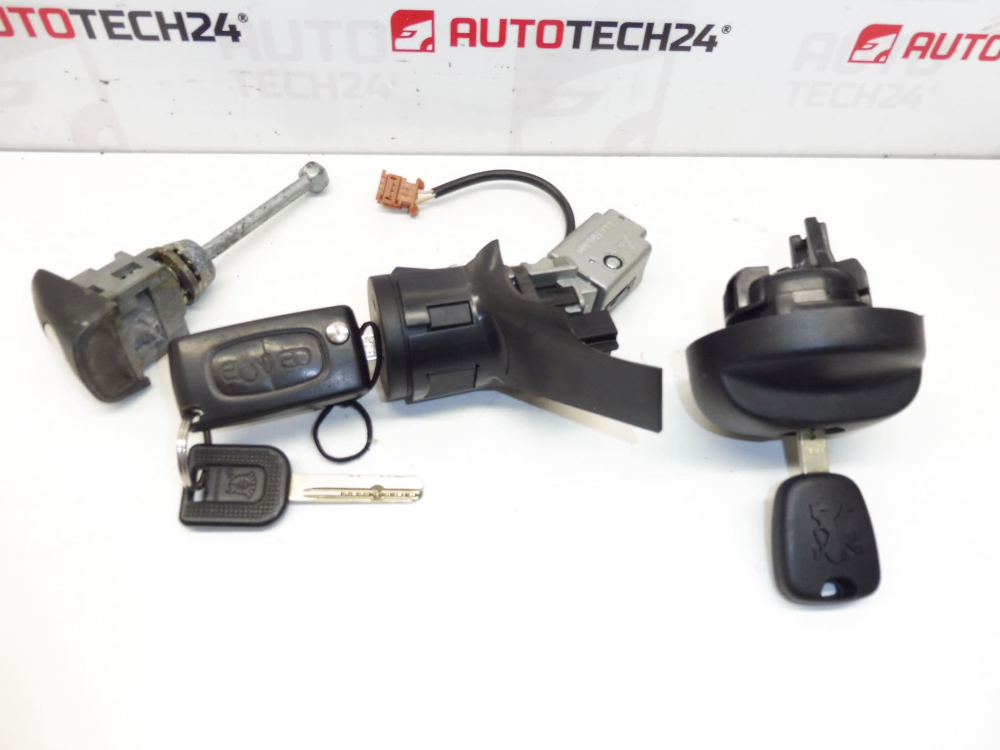 Kit de serrures avec deux clés pour Peugeot 207 (références 4162KF, 4162NW) – Image 2