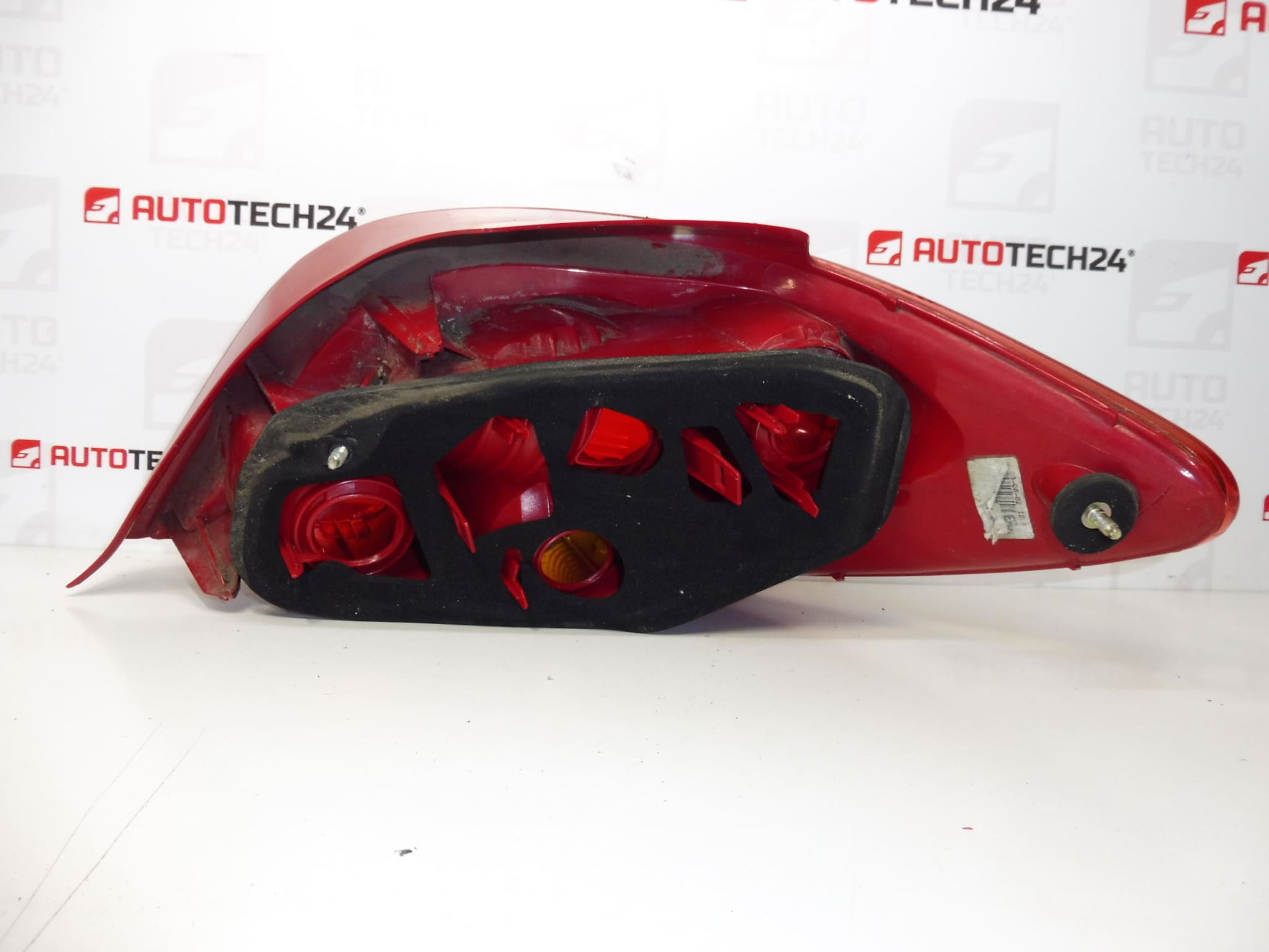 Feu Arrière Gauche Peugeot 307 96343704JE 89023238 6350P3 – Image 2