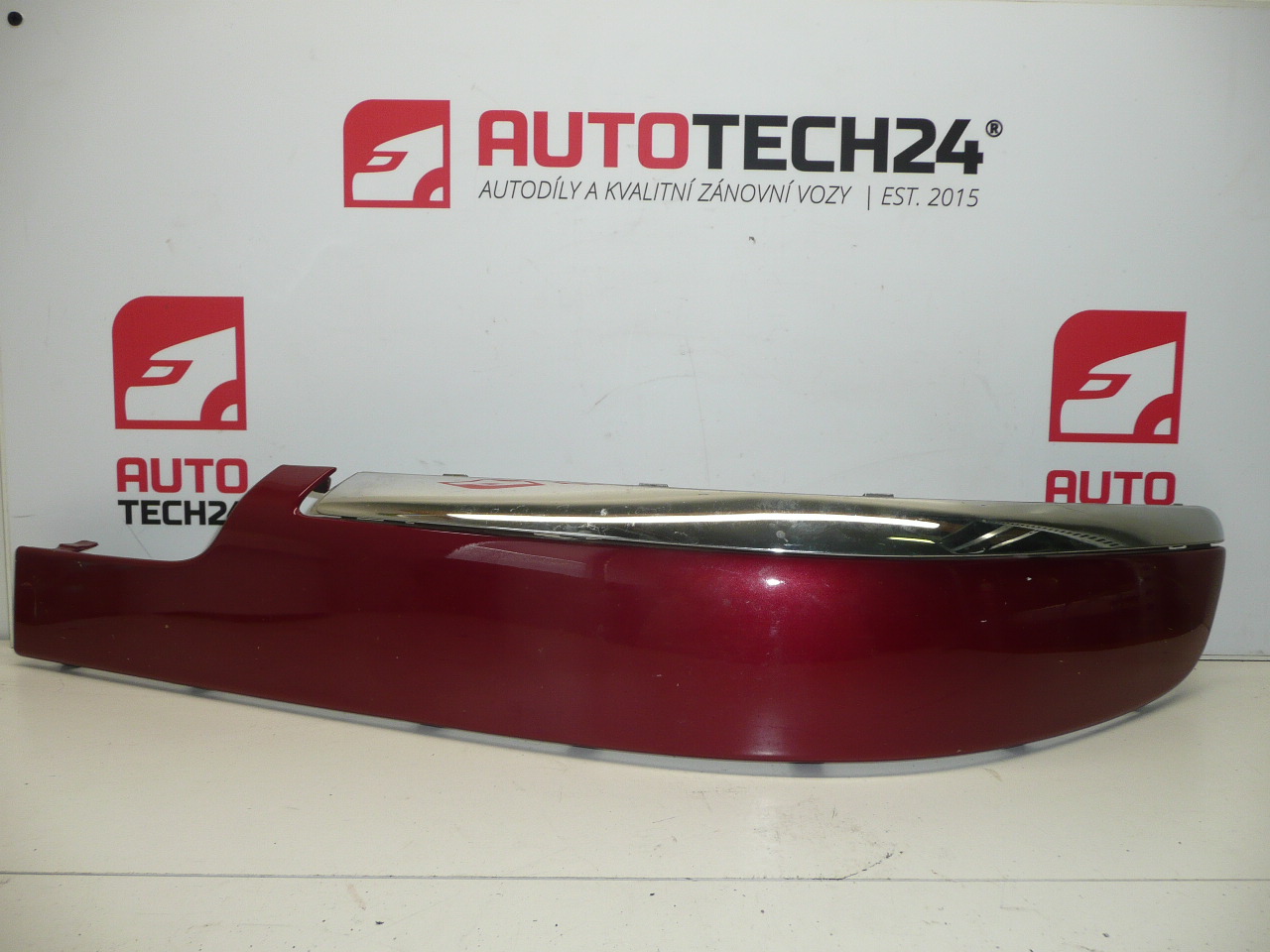 Bande avec pare-chocs LP chromé Citroën Xsara Picasso 7452CK