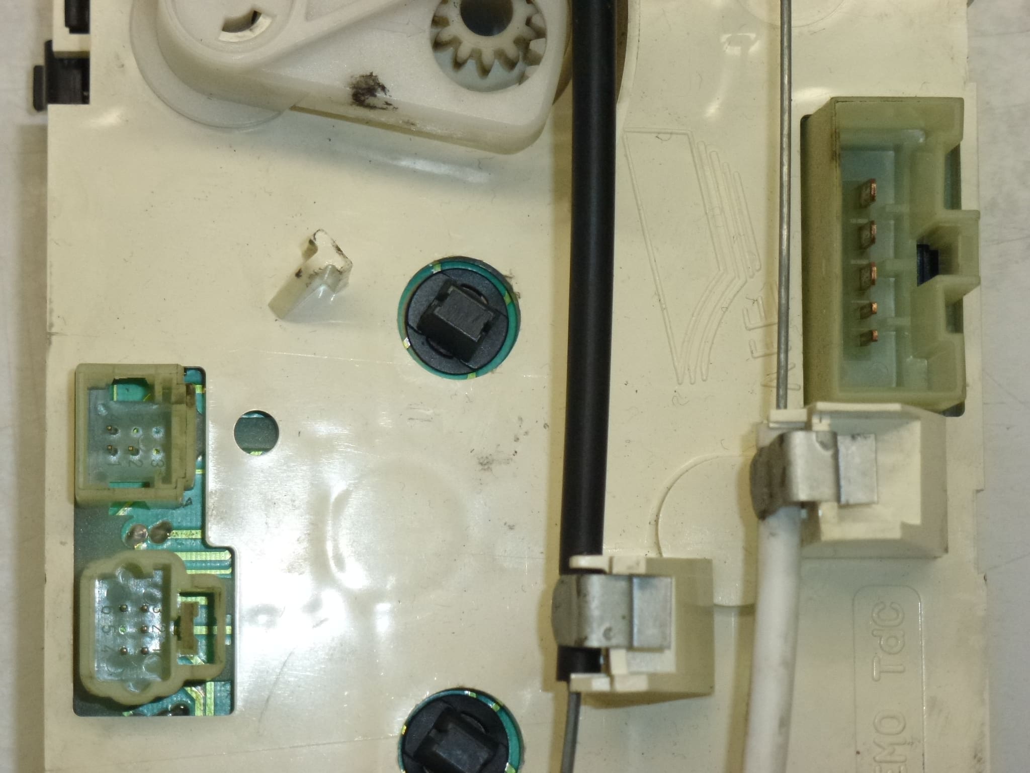 Contrôleur de Chauffage Climatisation Peugeot 307 593240000 T5RFESS 6451JS – Image 2