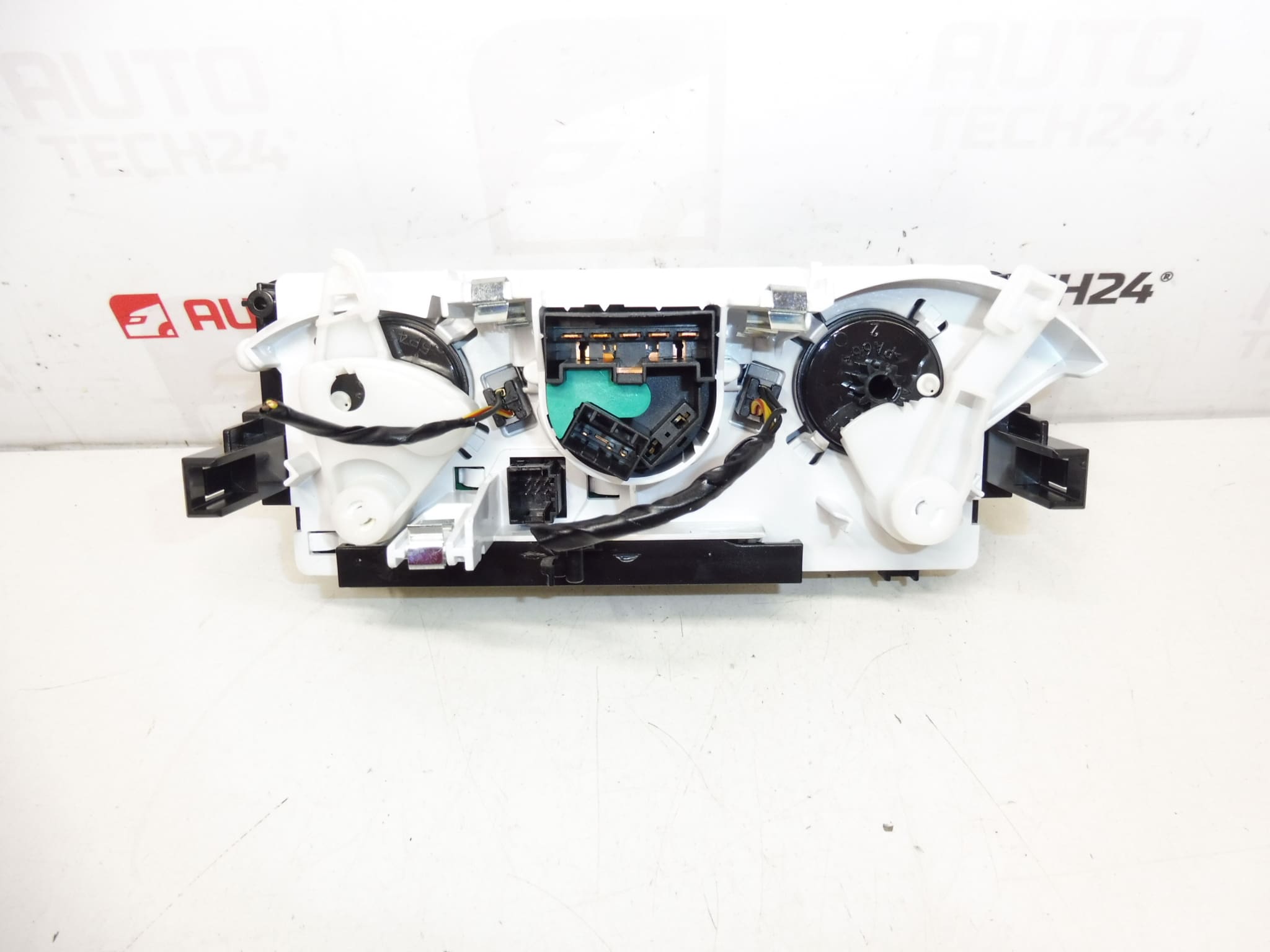 Commande de Climatisation Citroën Peugeot 9807081177 1609170580 – Image 2