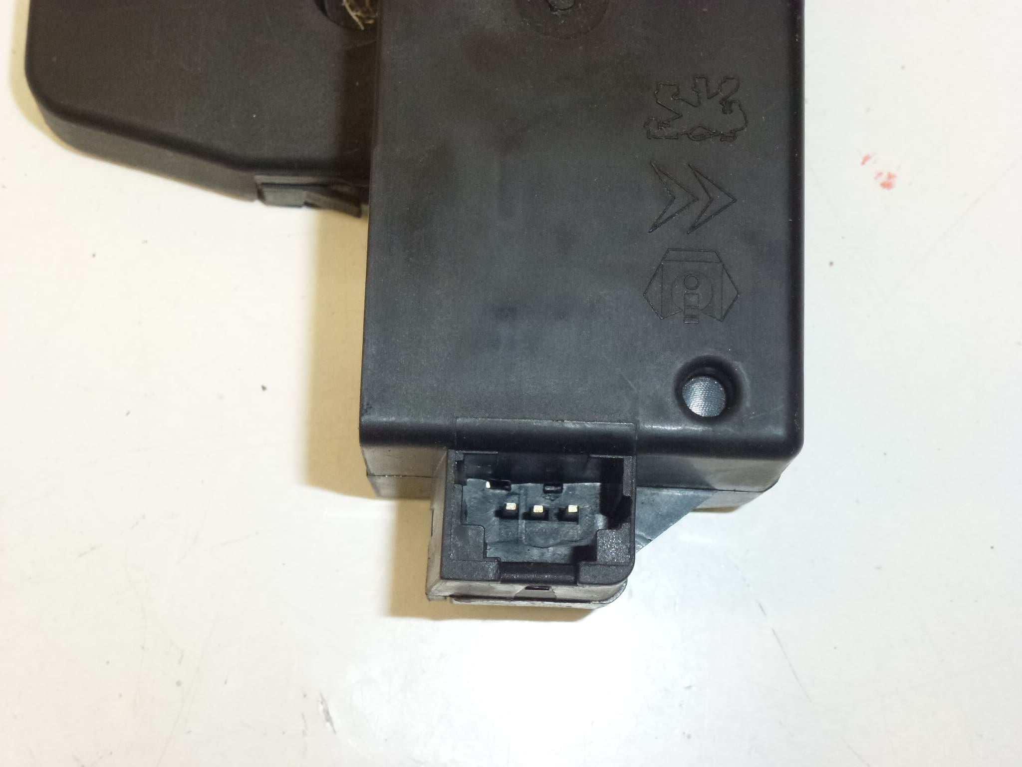 Verrou pour Citroën et Peugeot 9653208080 871983 – Image 2