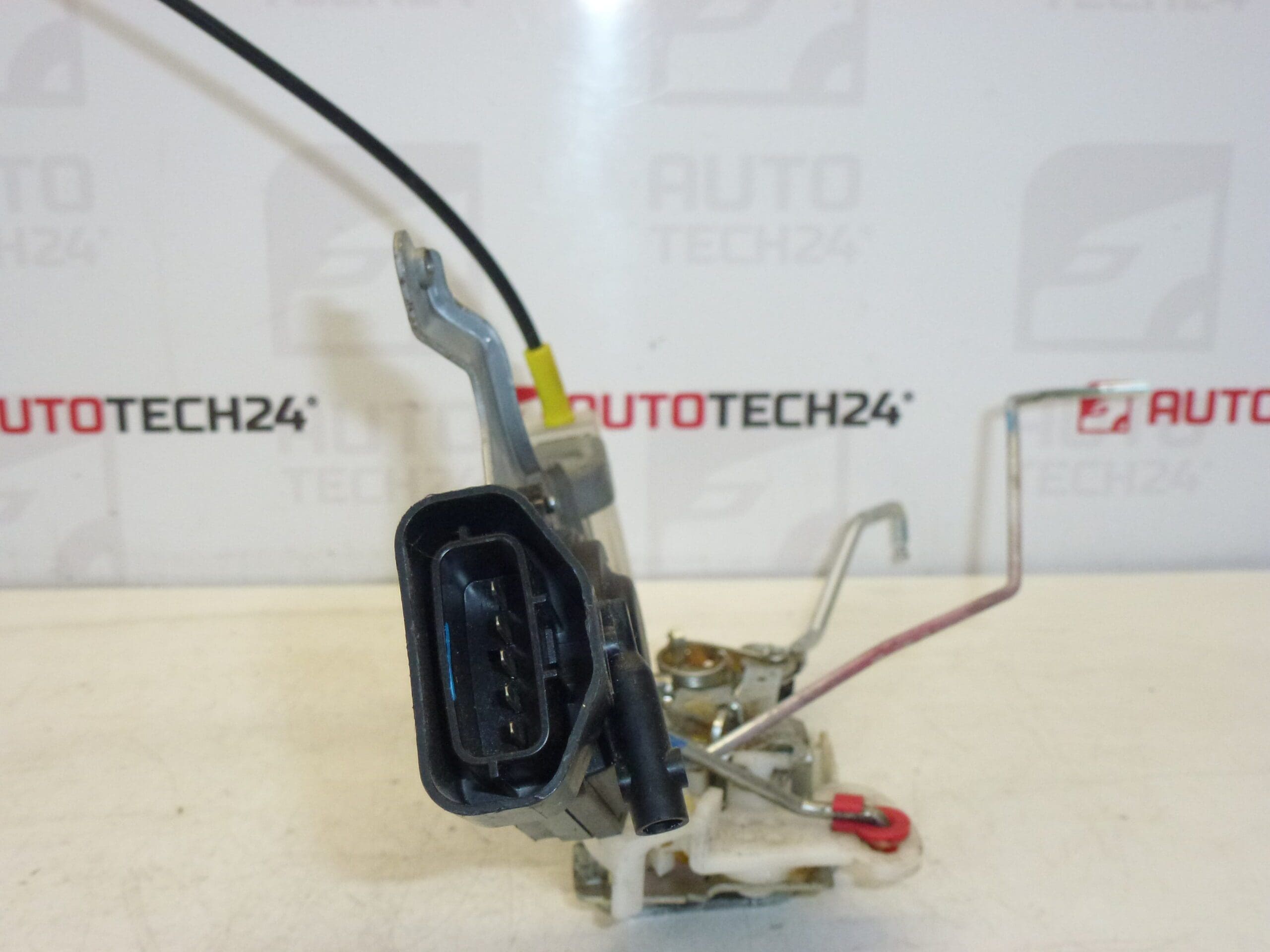 Verrouillage porte arrière gauche Citroën C1 Peugeot 107 9135T4 – Image 2