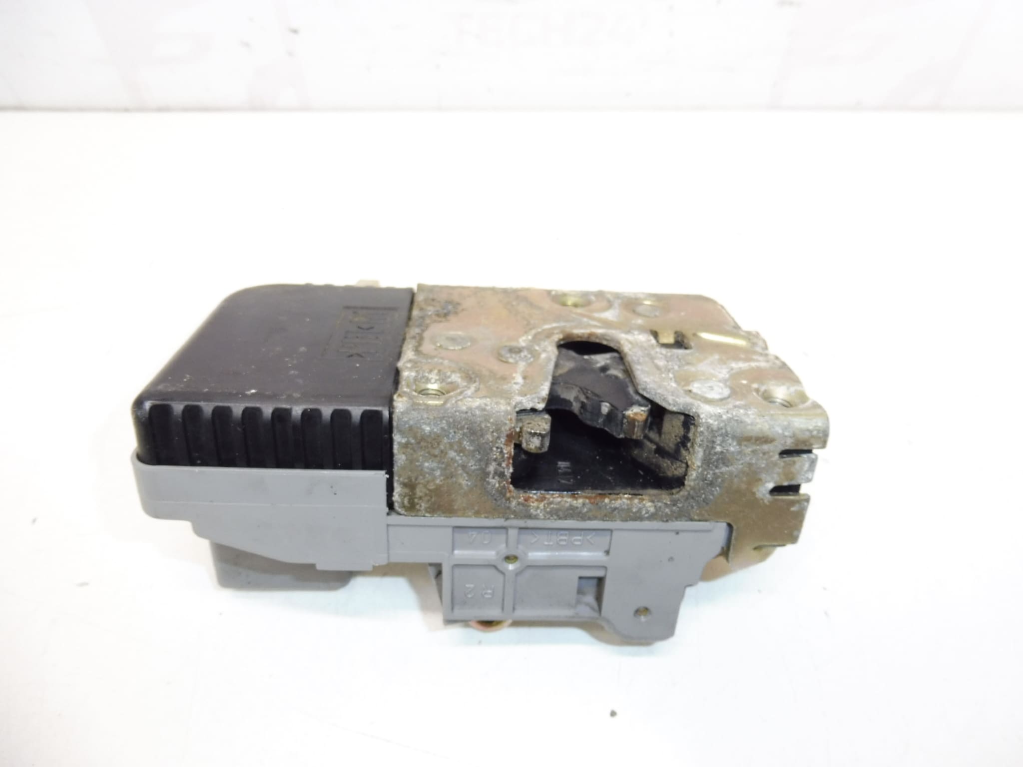 Serrure électrique de la porte avant droite Citroën C5 I et II 9136J9 – Image 2