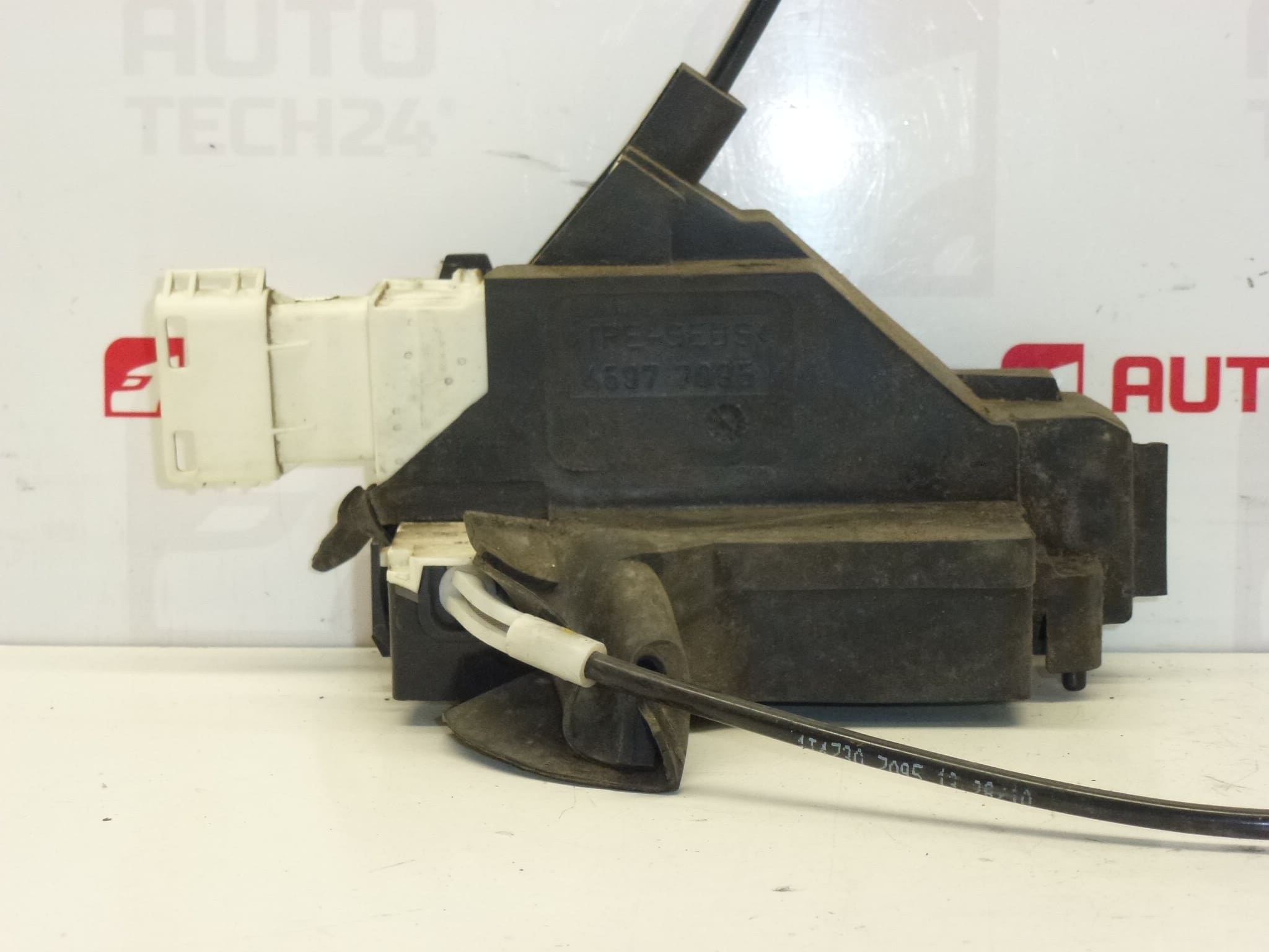 Verrouillage porte gauche Peugeot 407 9686691980 9137Q7 – Image 2