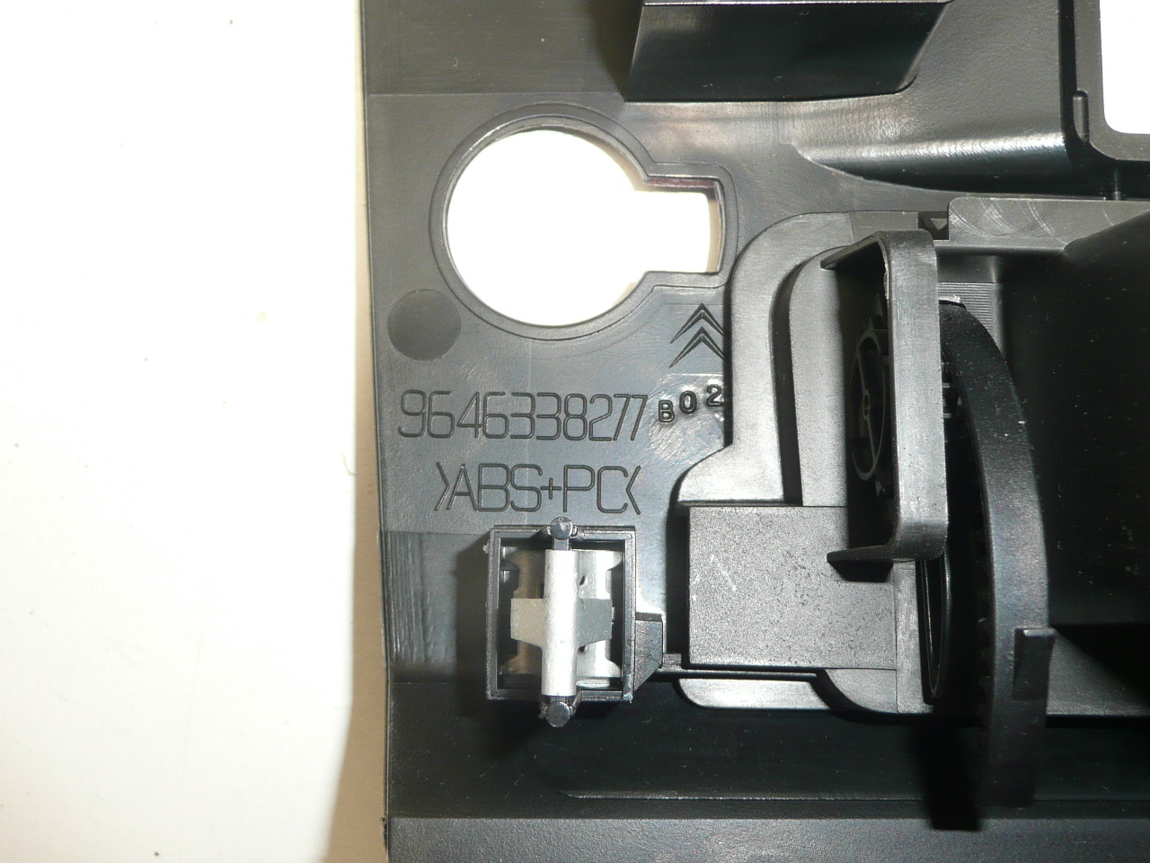 Cadre central Citroën C4 9646338277 8212TF