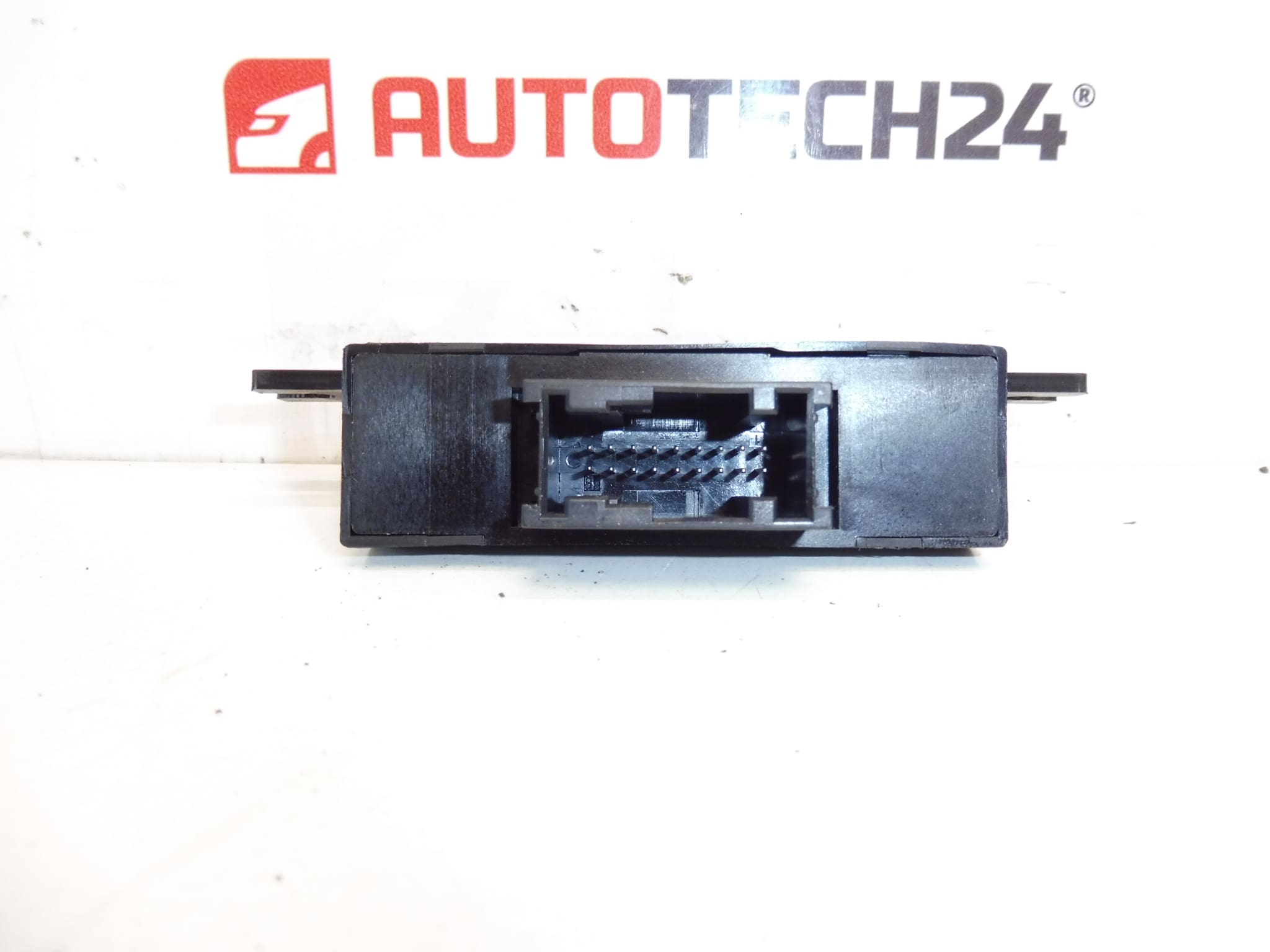 Unité De Commande Pour Citroën Et Peugeot 9659997680 6490C5 – Image 2