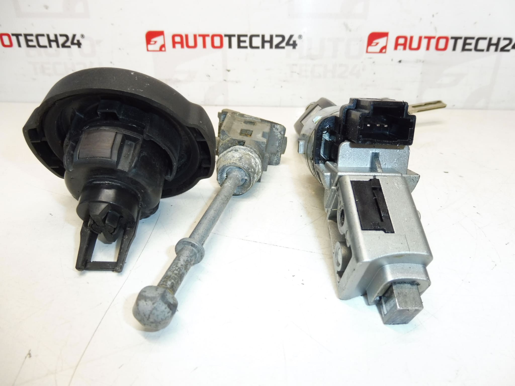 Kit de serrures (2 clés) pour Citroën C5 X7 - 4162NS / 4162KF – Image 2