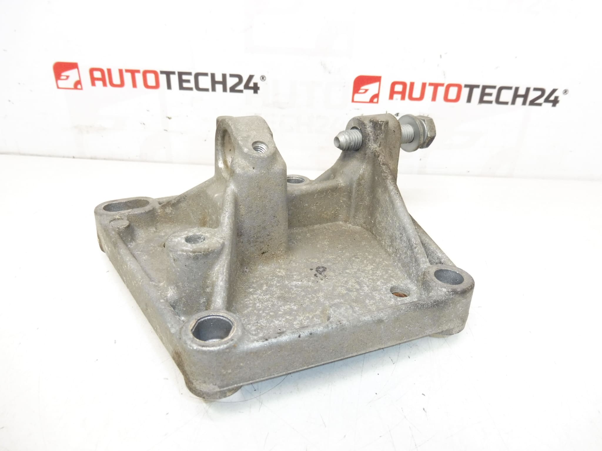 Support d'alternateur Citroën Peugeot 9637850580 5706F7 – Image 2