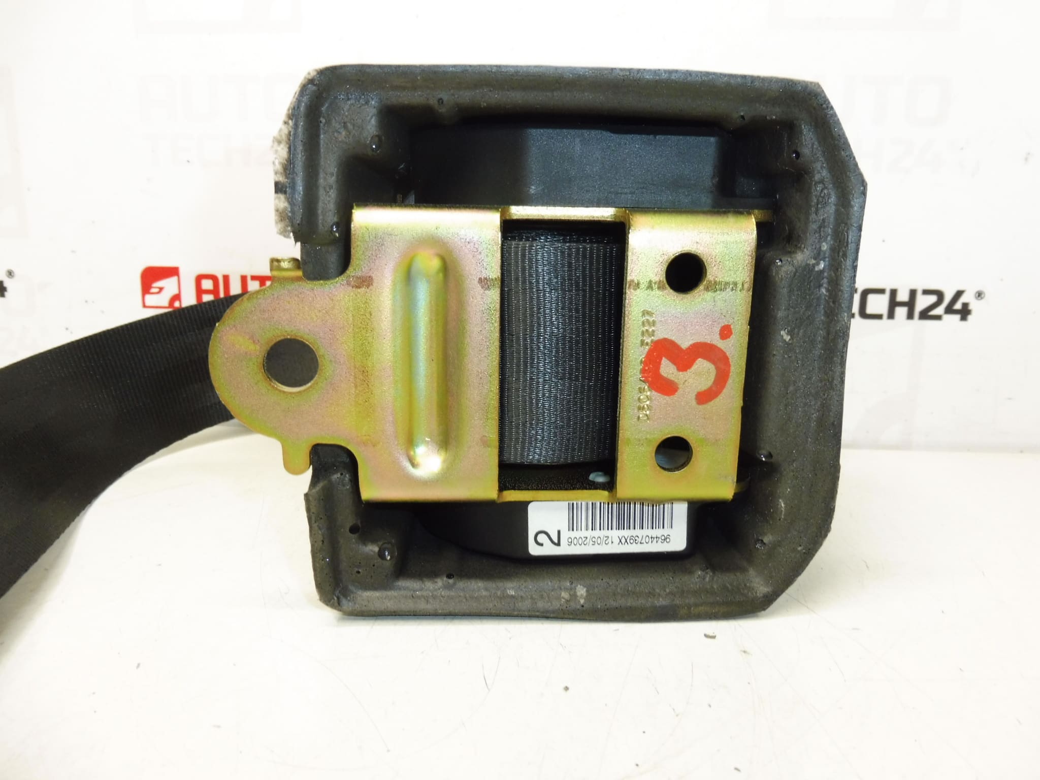 Ceinture de sécurité arrière Peugeot 407 96440739xx 8974HK – Image 2
