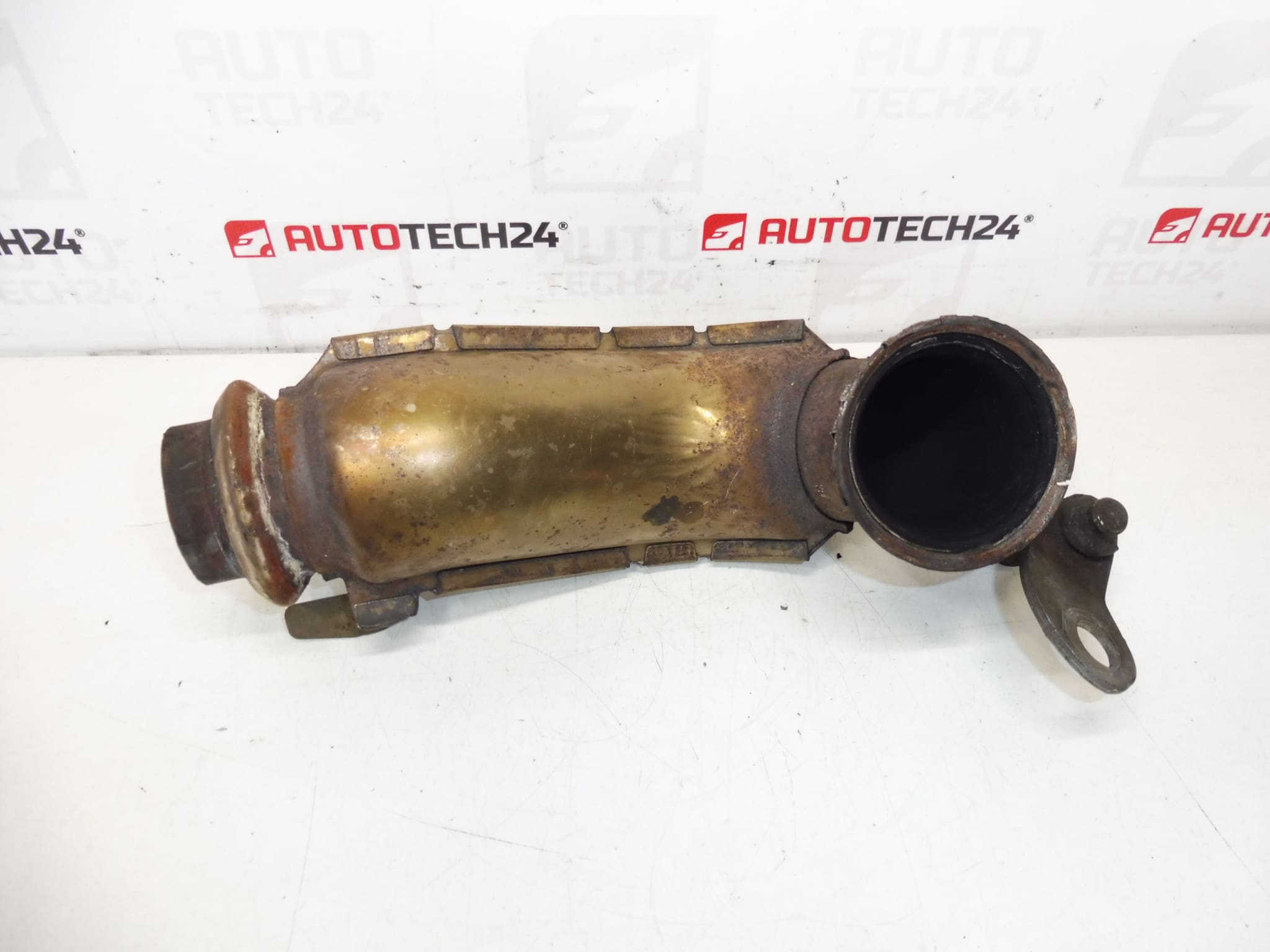 Tube d’échappement PSA 1.8 16V et 2.0 16V 83000 km 1706J1 – Image 2