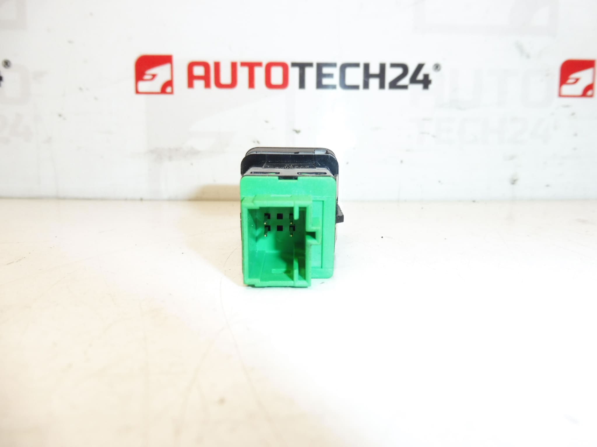 Interrupteur ESP Citroën C4 II et DS4 96664234ZD – Image 2