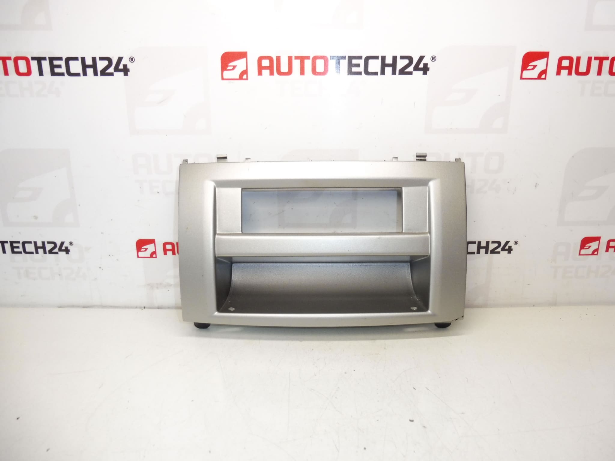 Lunette d'affichage radio Peugeot 407 9657788777