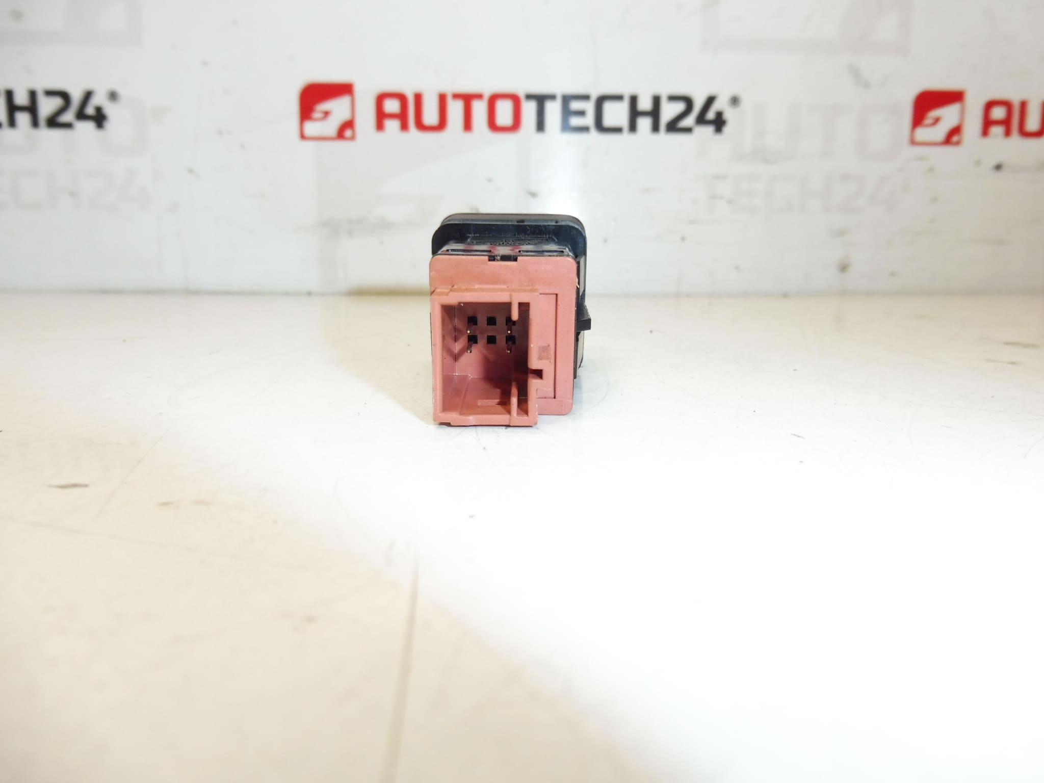 Interrupteur d'Ouverture du Réservoir de Carburant Citroën DS 96664235ZD – Image 2