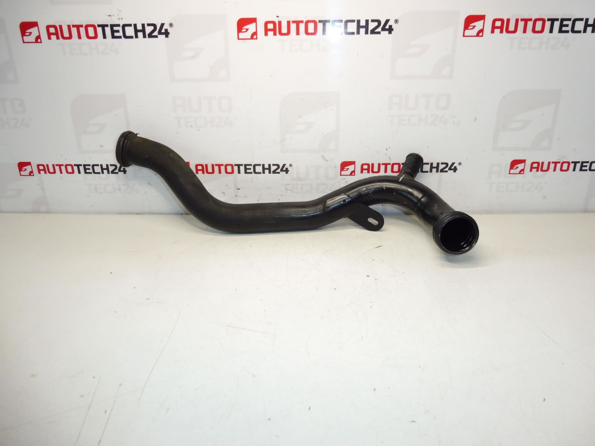 Tuyau de pompe liquide 1.8 16 V et 2.0 16V Citroën Peugeot 1341F9