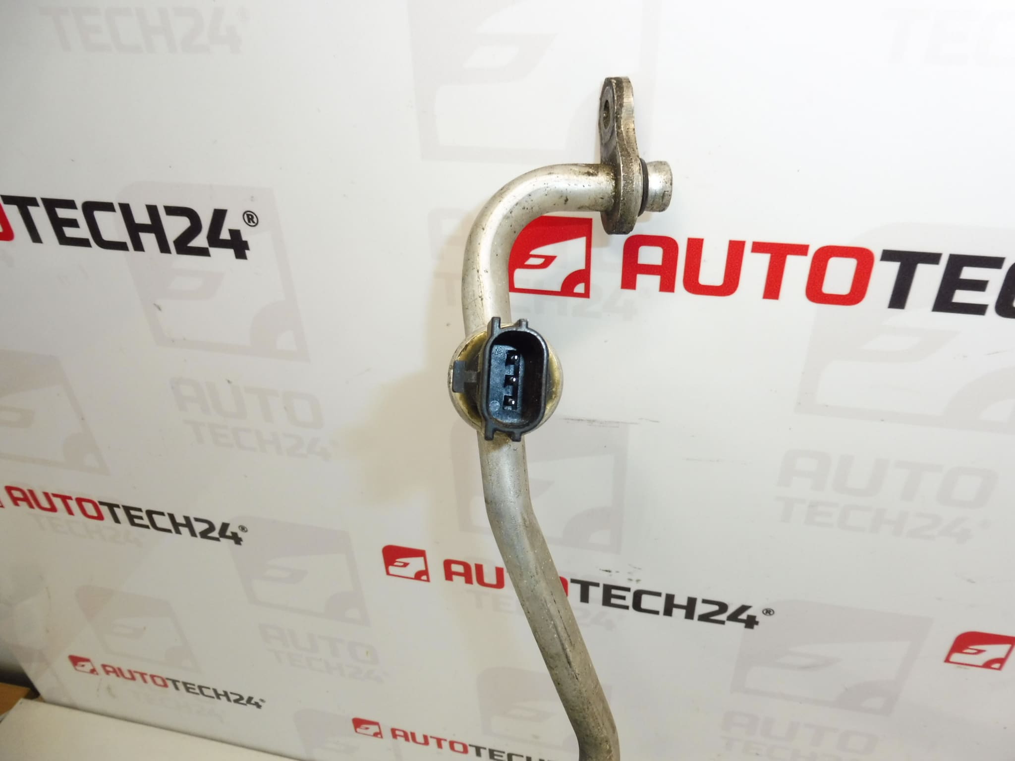 Tuyau de climatisation Peugeot 4007 Citroën C-Crosser 1606380480 – Image 2