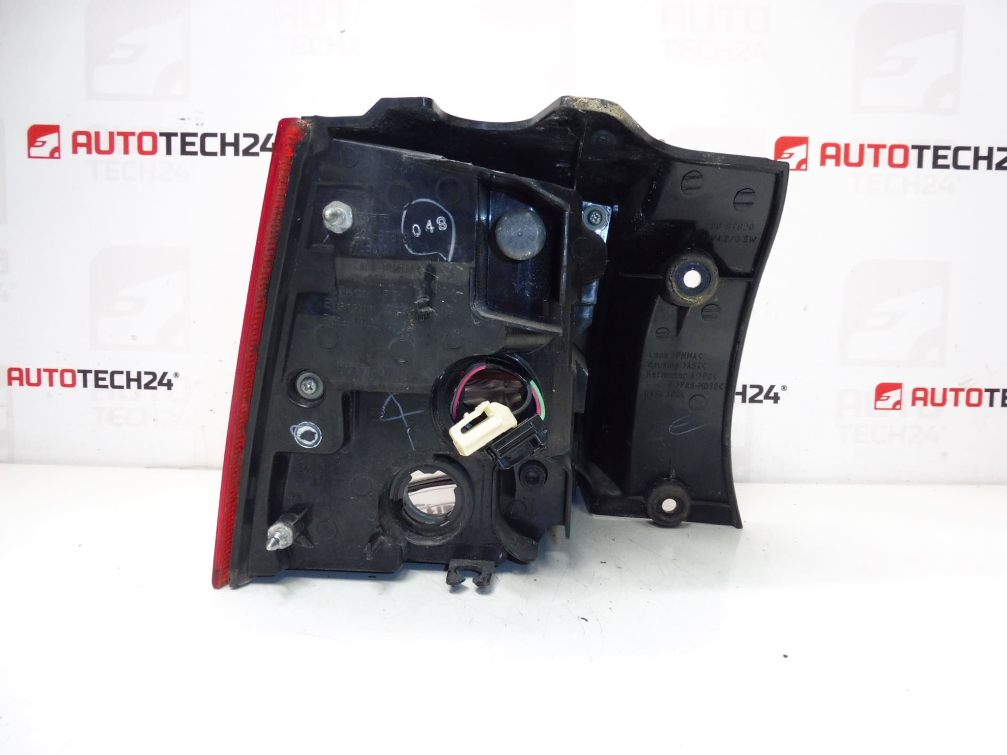 Feu arrière droit GudGuard Citroën C-Crosser 6350EG – Image 2