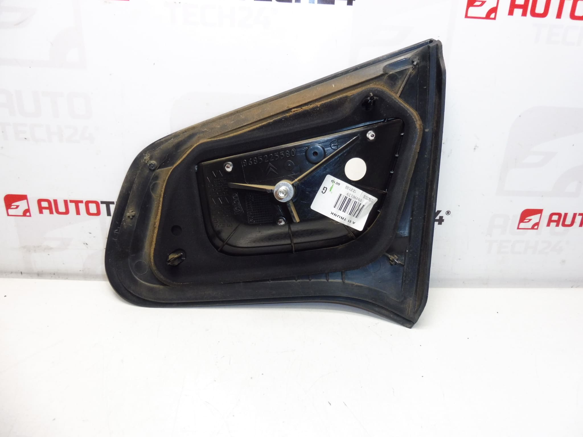 Feu arrière gauche Citroën C3 II 89090139 – Image 2