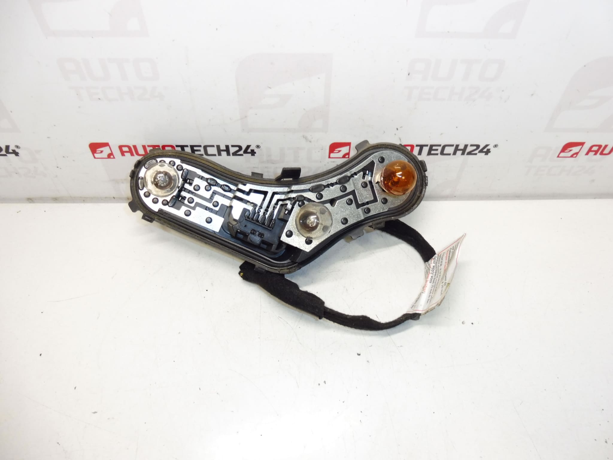 Douille d'ampoule Peugeot 3008 9683460780 6351HC