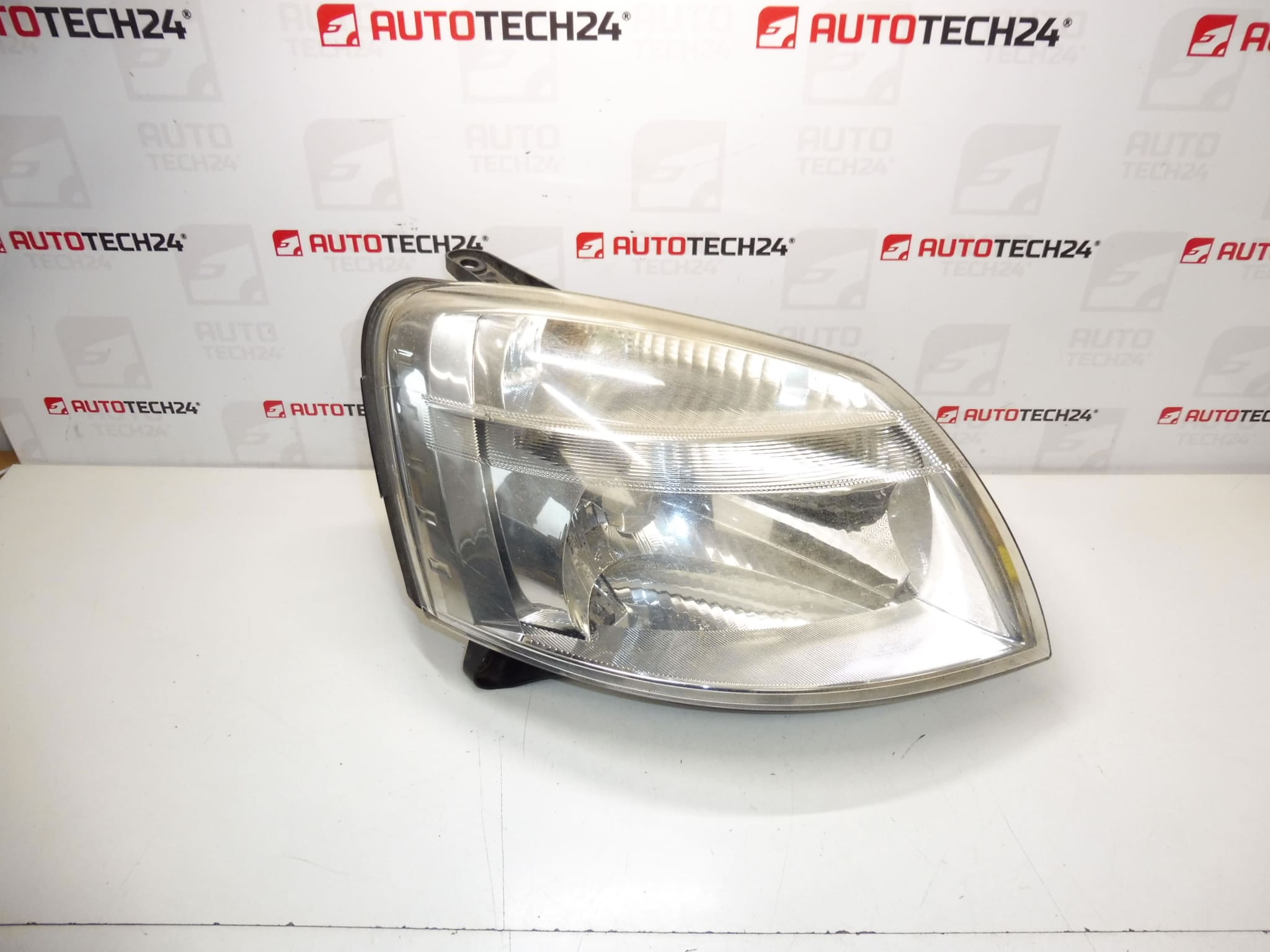 Light Citroën Berlingo Peugeot Partner 9644150880 799980