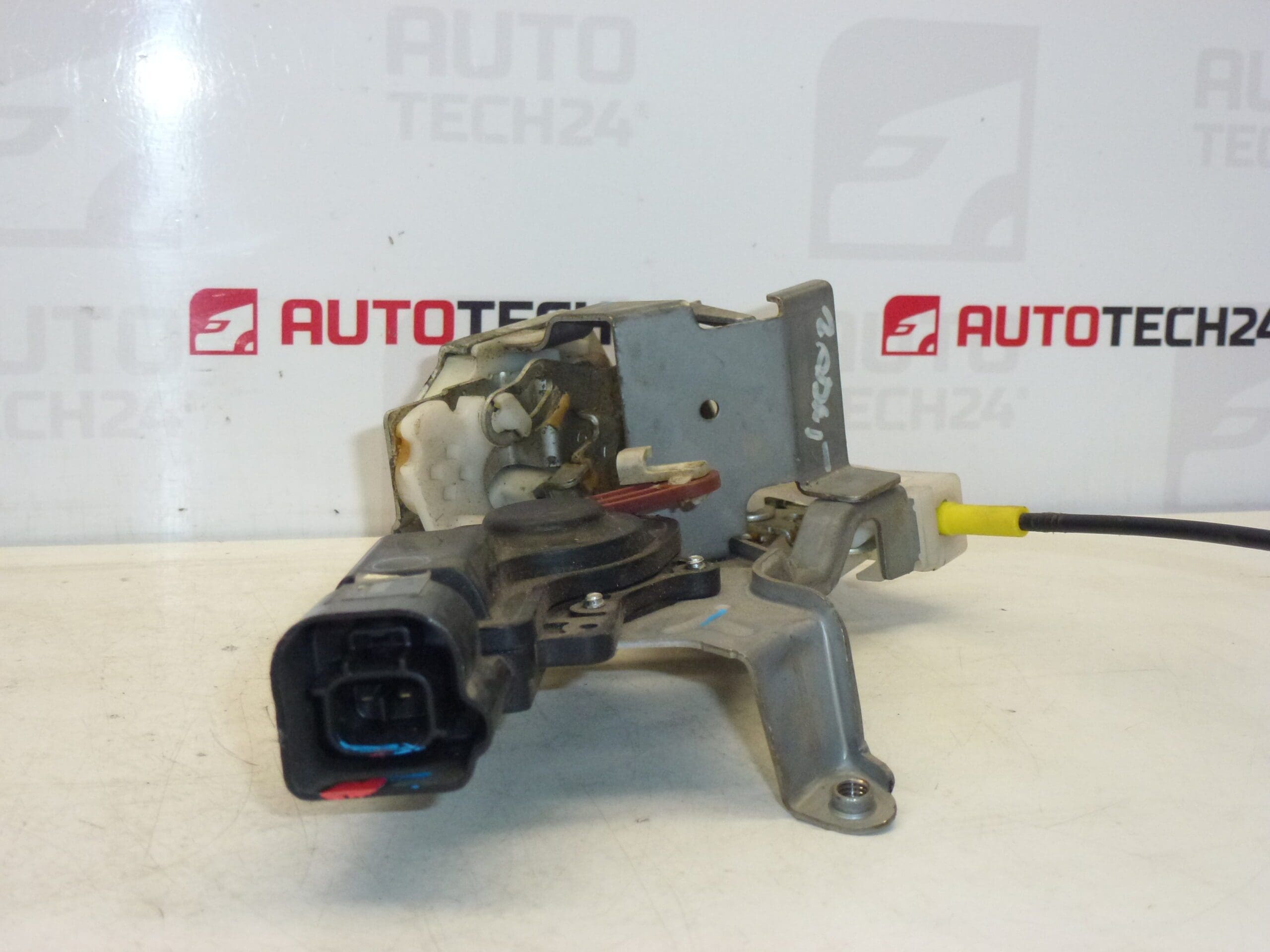 Serrure porte arrière droite Citroën C1 Peugeot 107 9138G7 – Image 2