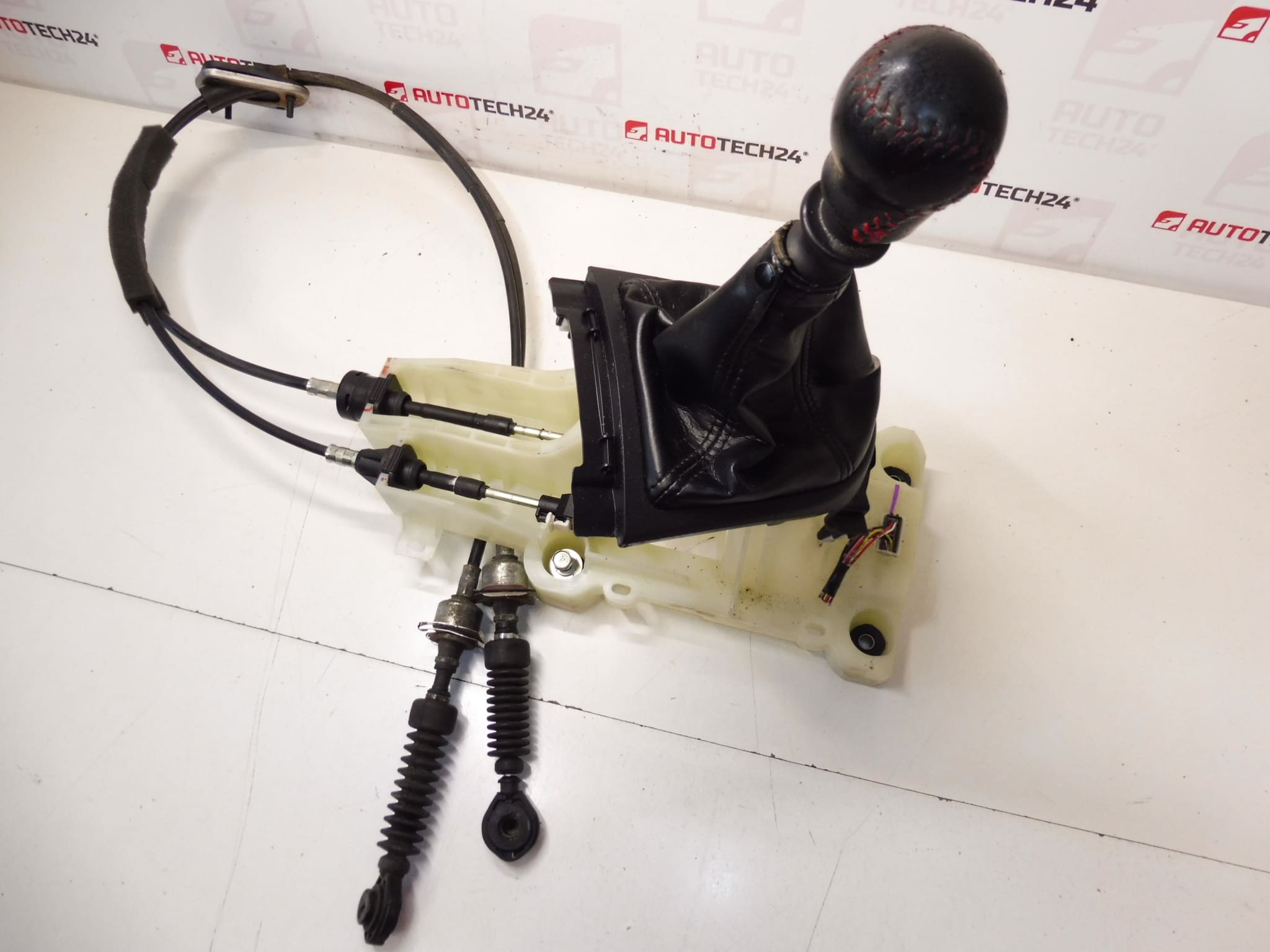 Téléphériques avec jeu de vitesses Citroën Peugeot 2400FS 2444G – Image 2