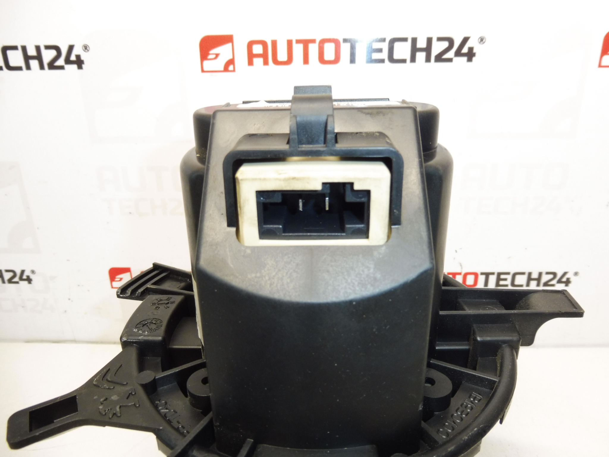 Denso Citroën C -lysee Peugeot 301 1609170880