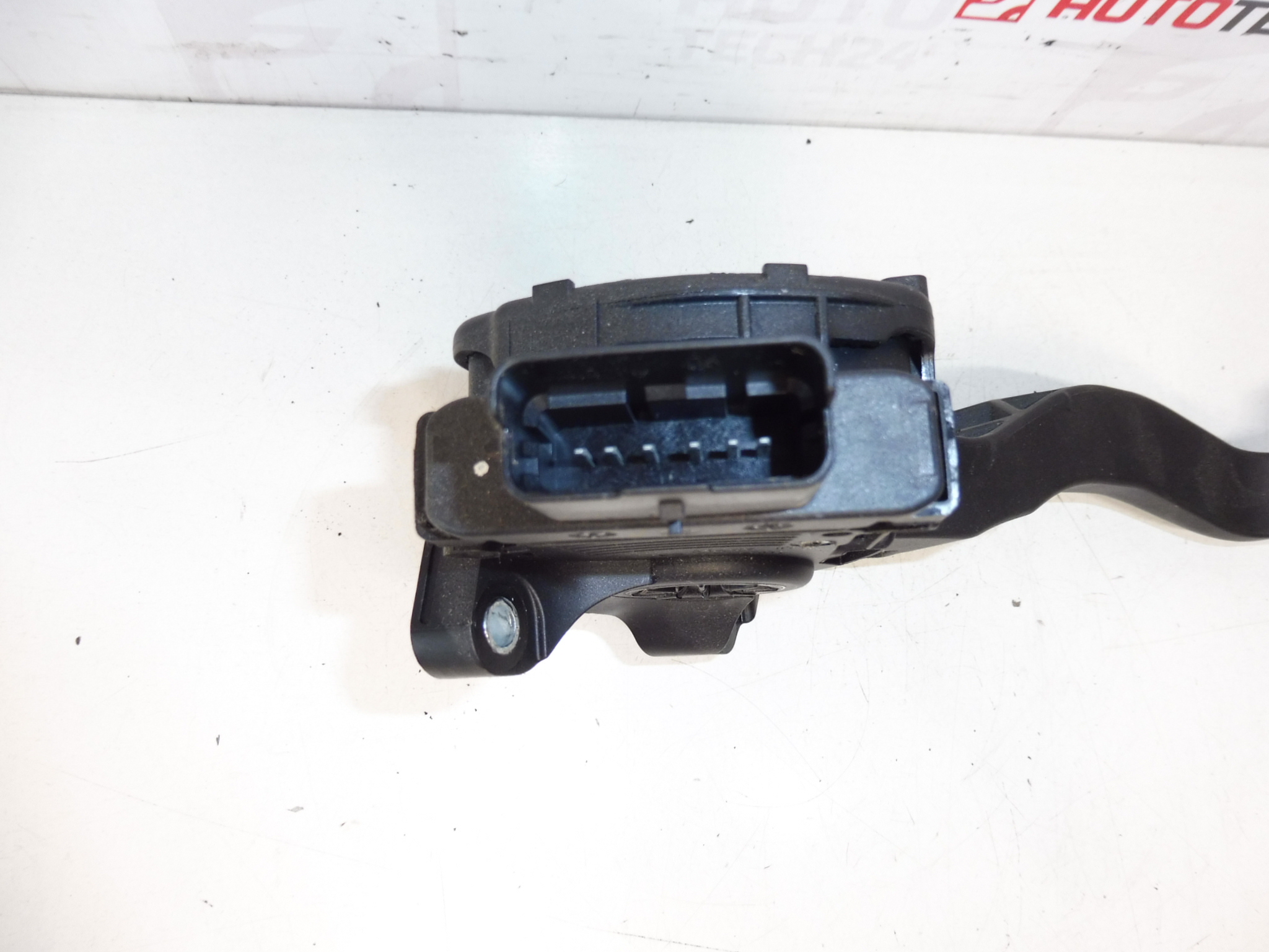 Hella Citroën Peugeot 9681844480 1601Z7 pédale de gaz