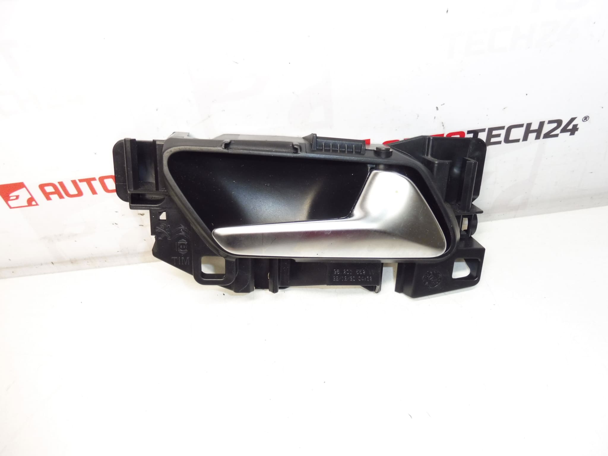 Poignée de porte droite Citroën Peugeot 98201552VV 98000002VV