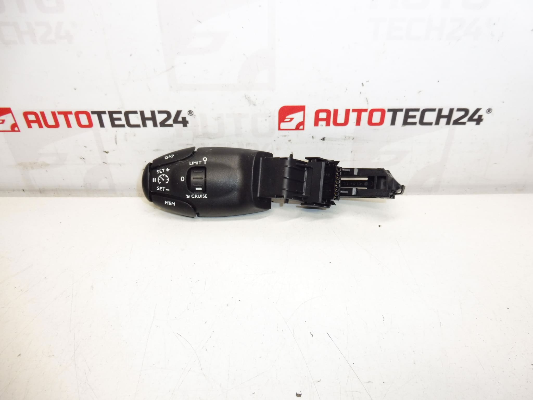 Régulateur de vitesse Citroën Peugeot Fiat Toyota Opel 98095330ZD