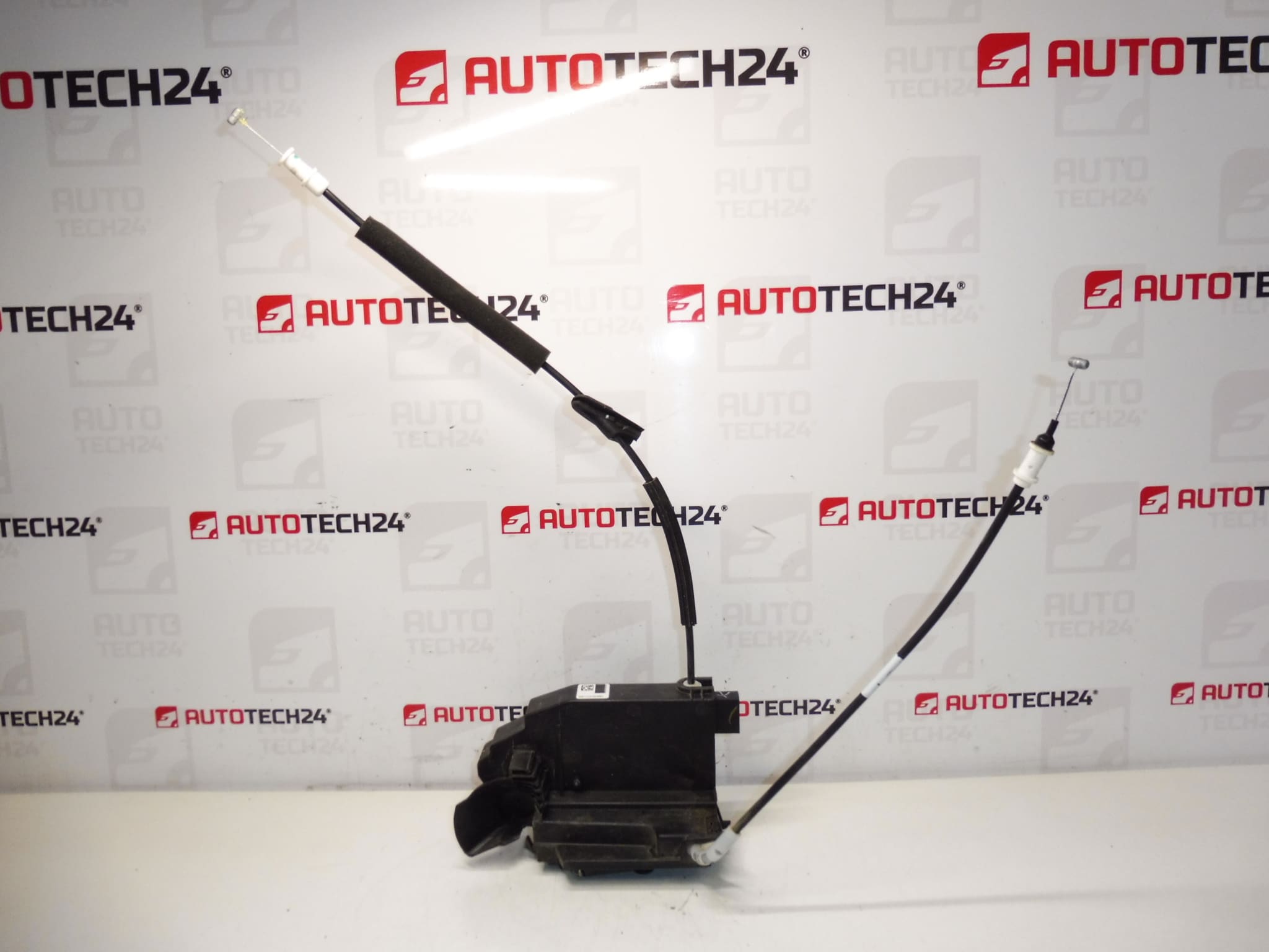 Serrure de porte passager avant droite Peugeot 308 T9 9810309380