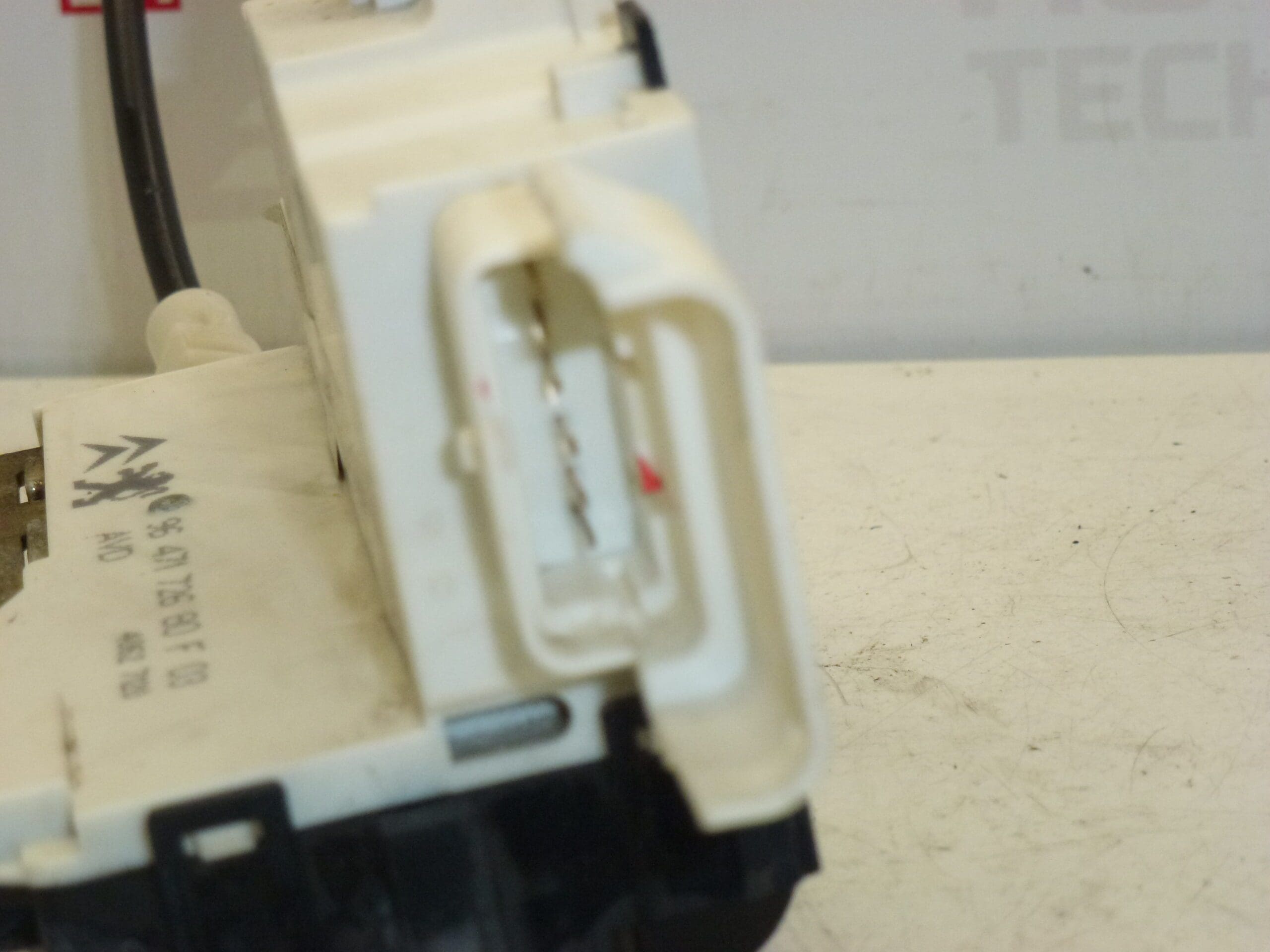 Serrure porte avant droite Citroën C4 9647172680 9136R8 9136ES – Image 2