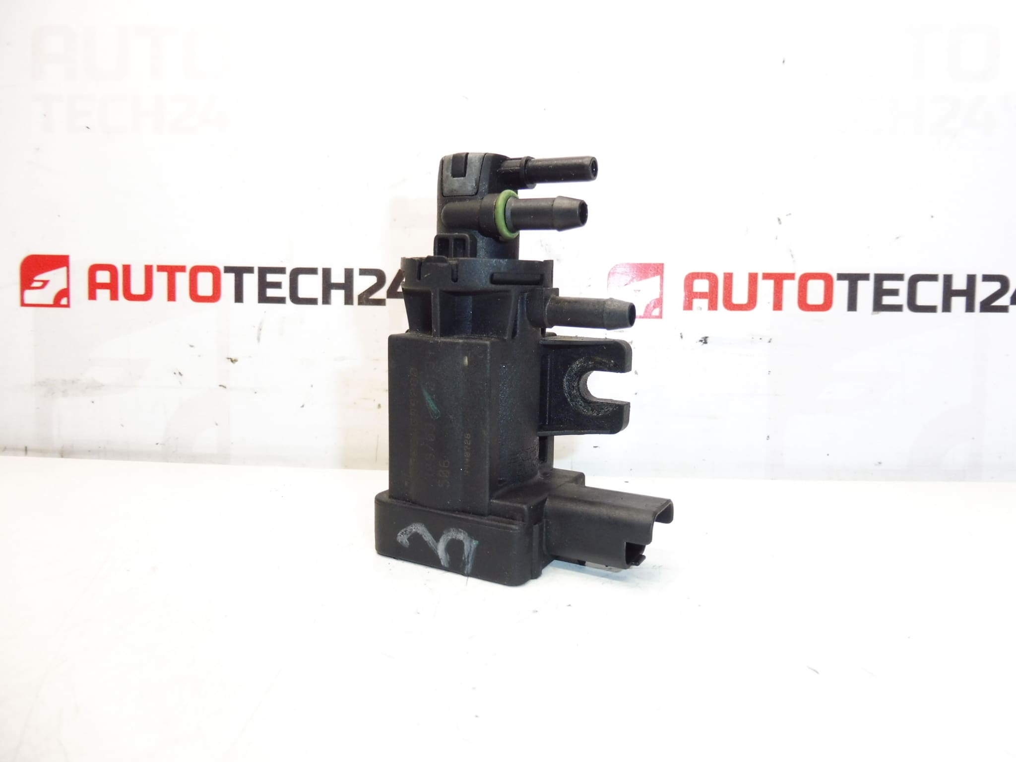 Soupape à vide Citroën Peugeot 9665886280 9801887680 1618KC