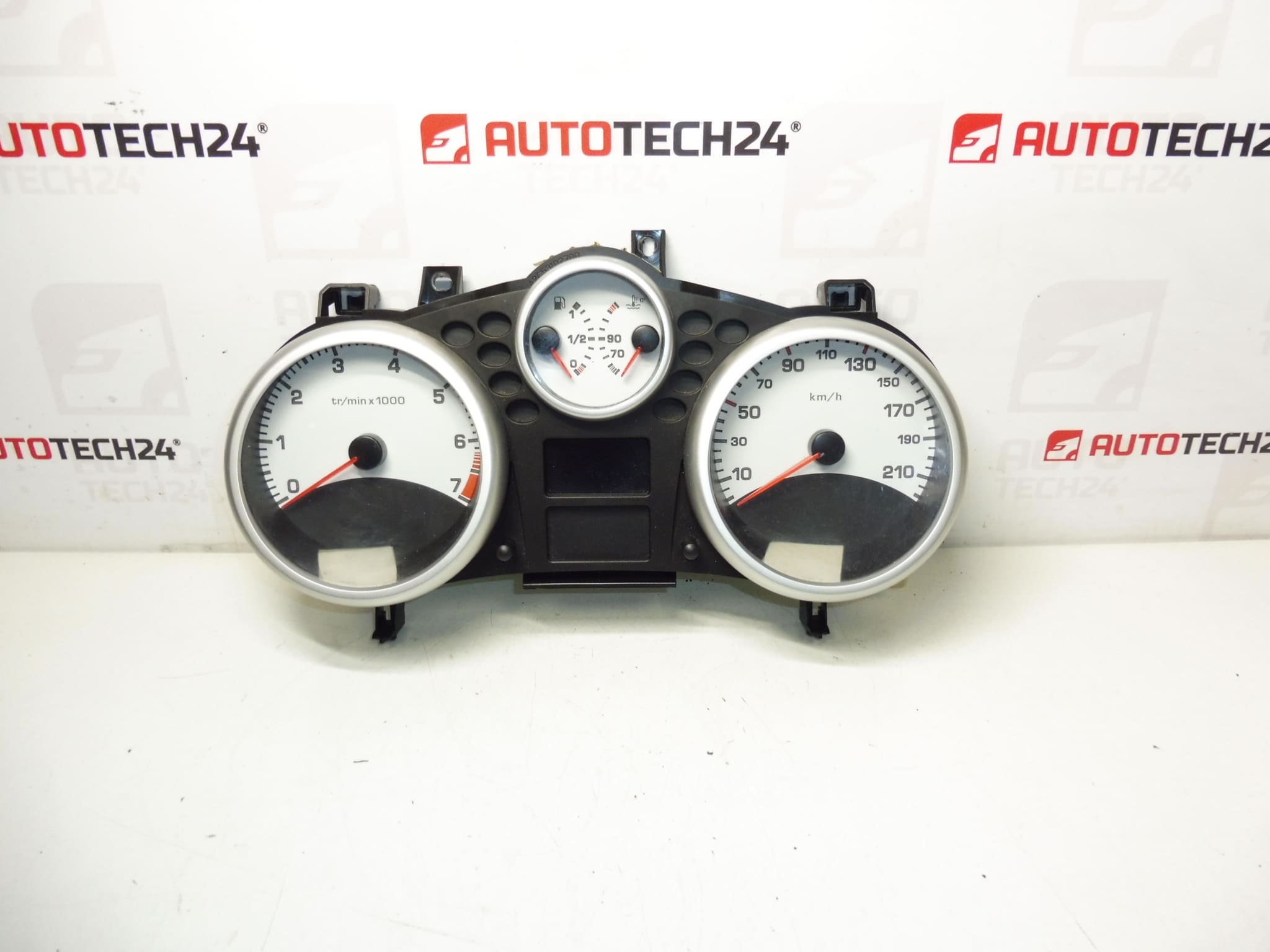 Compteur de vitesse Peugeot 207 95000km 9666132380 6103CS