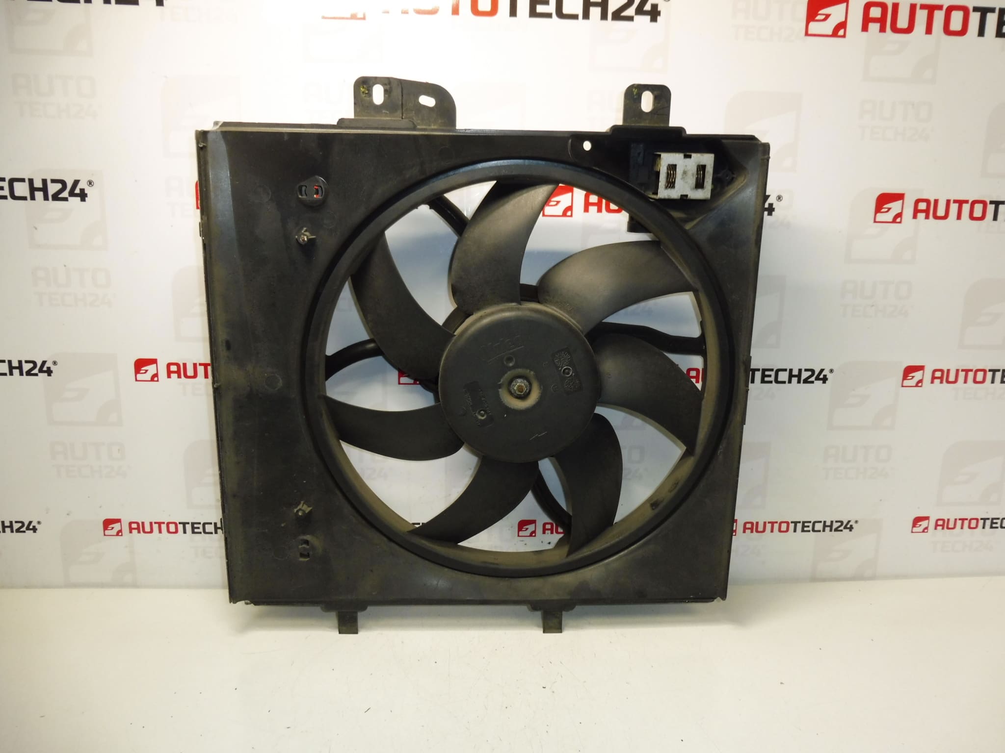 Ventilateur de radiateur Citroën Peugeot 9653804080 9682902080 1253P8