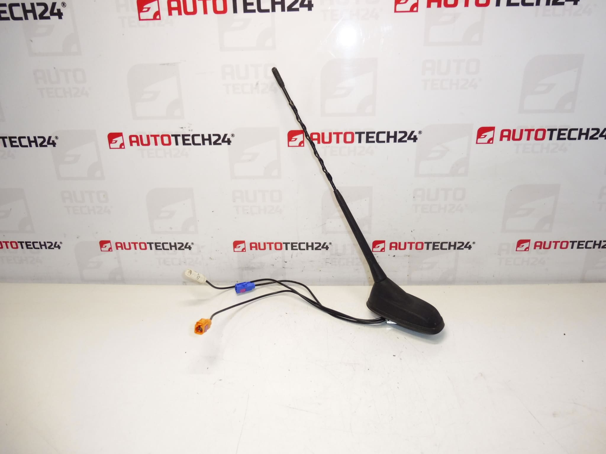 Antenne avec tige GPS Citroën Peugeot 9819669580 9806305680