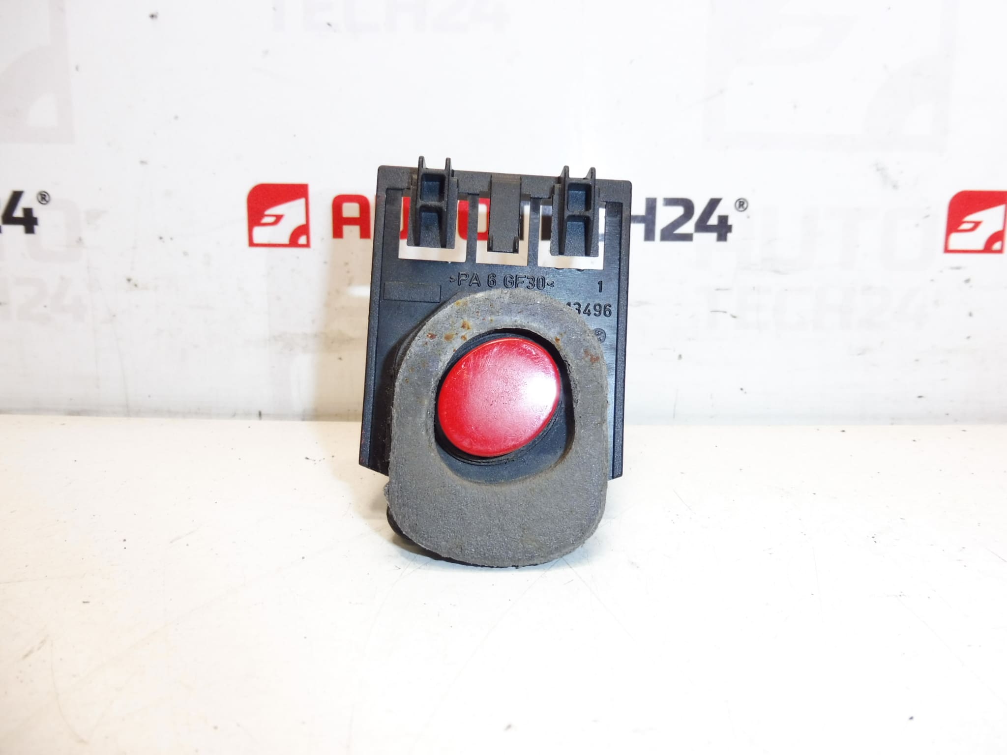 Bouton 5ème porte Peugeot 307 CC 9632343580 872559