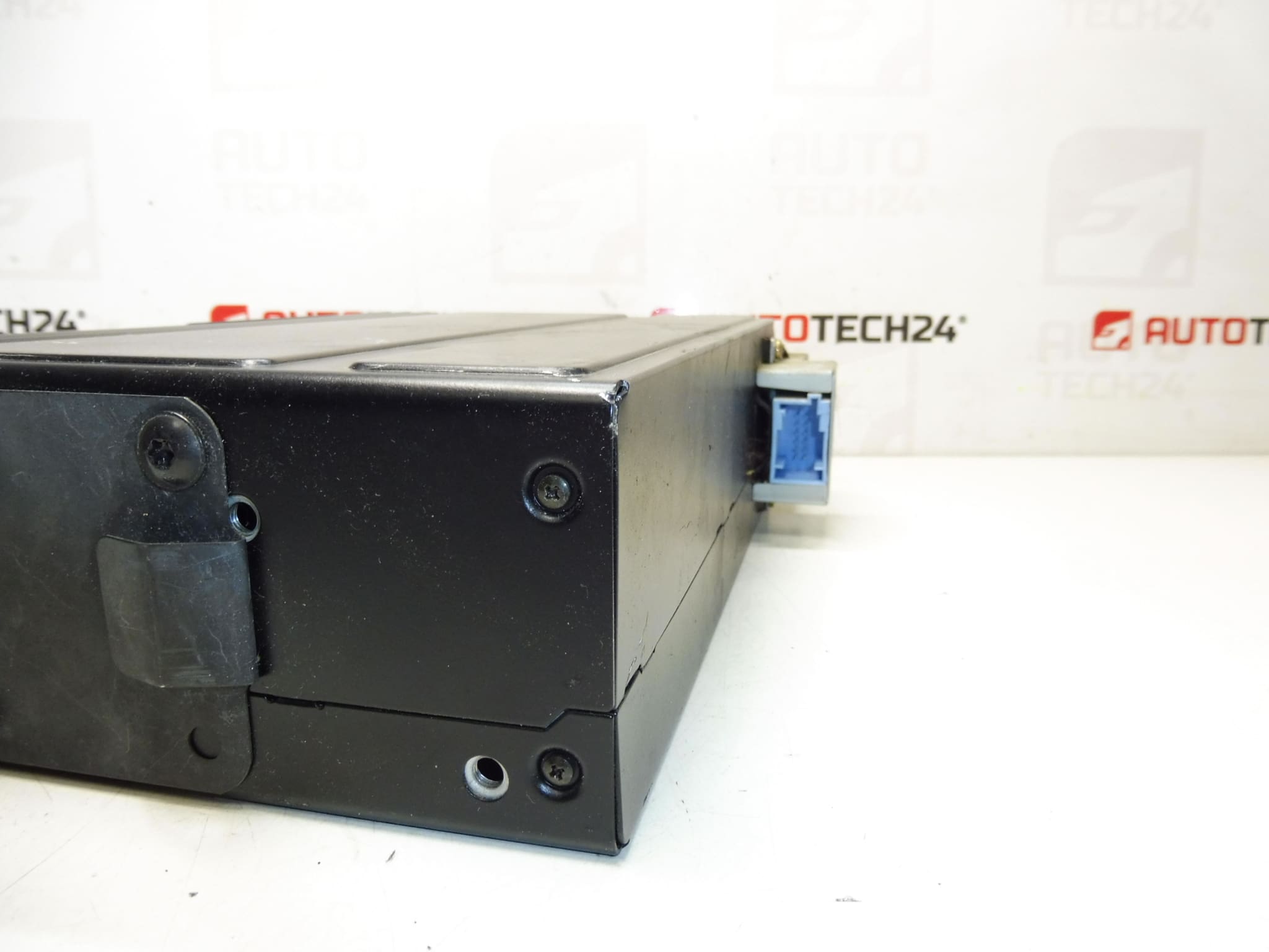 Changeur CD Clarion Citroën Peugeot 9647427980 6564E1 – Image 2