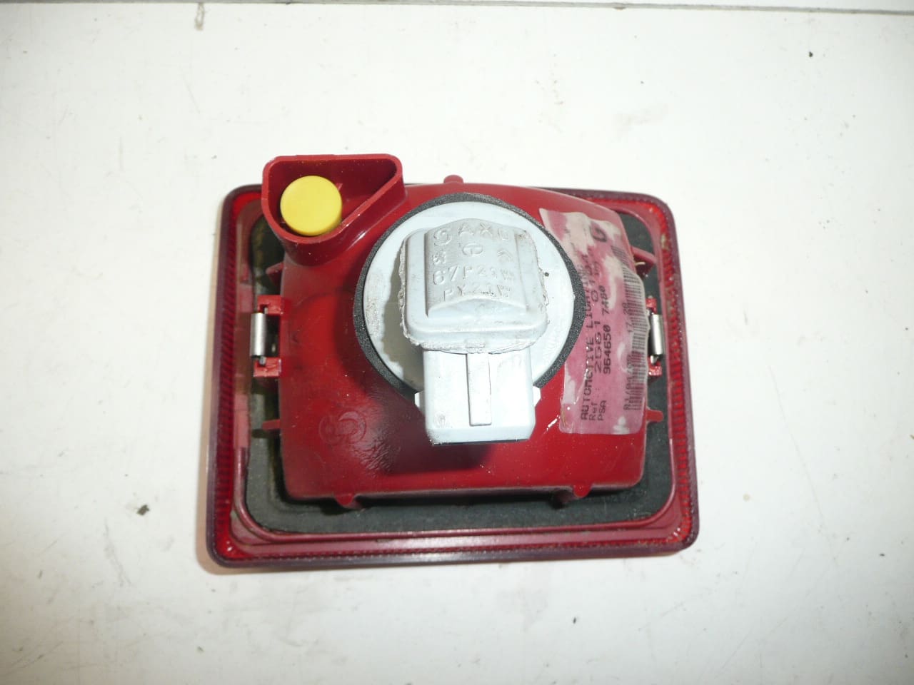 Feu antibrouillard arrière gauche Peugeot 407 SW 9646507480 6350T4 – Image 2