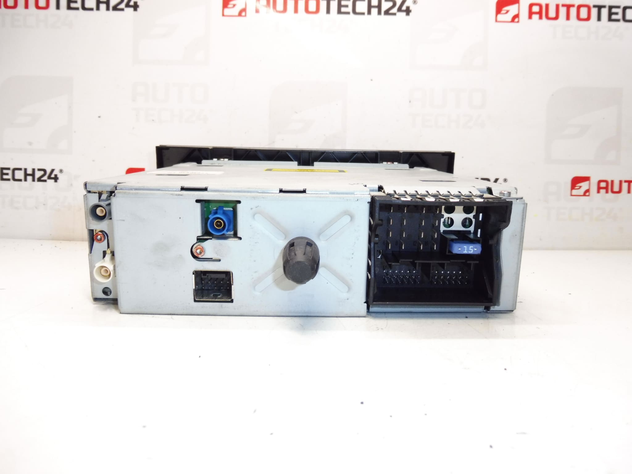 Radio RNEG Peugeot 407 98058960XN 6579N7 – Image 2